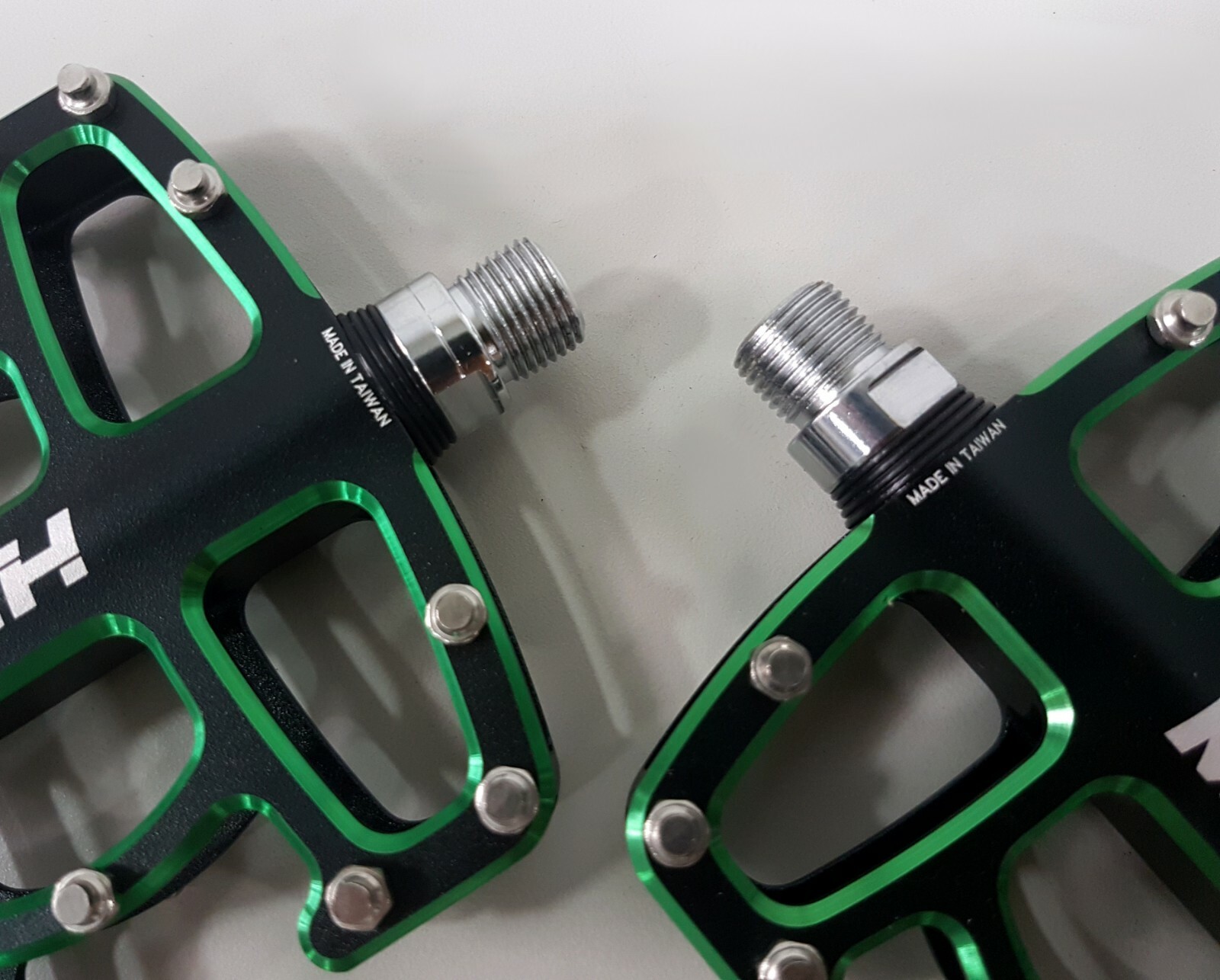 MDH Off-Road – MTB PXA01 375g 108x100x25.5mm Aluminum Bicycle Pedal Black Green