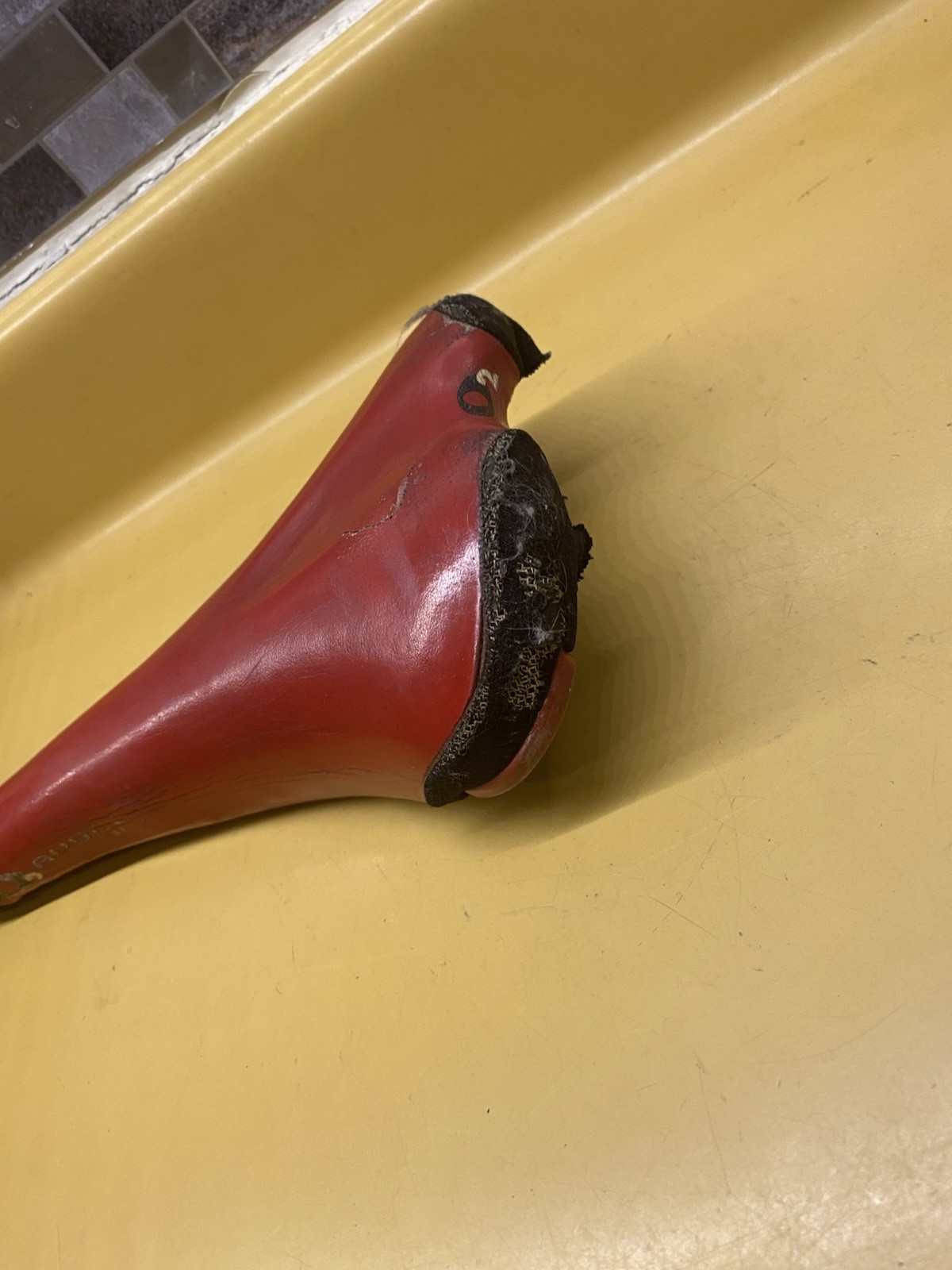 Red Avocet O2 Air 270mm x 145mm Titanium Rail Saddle
