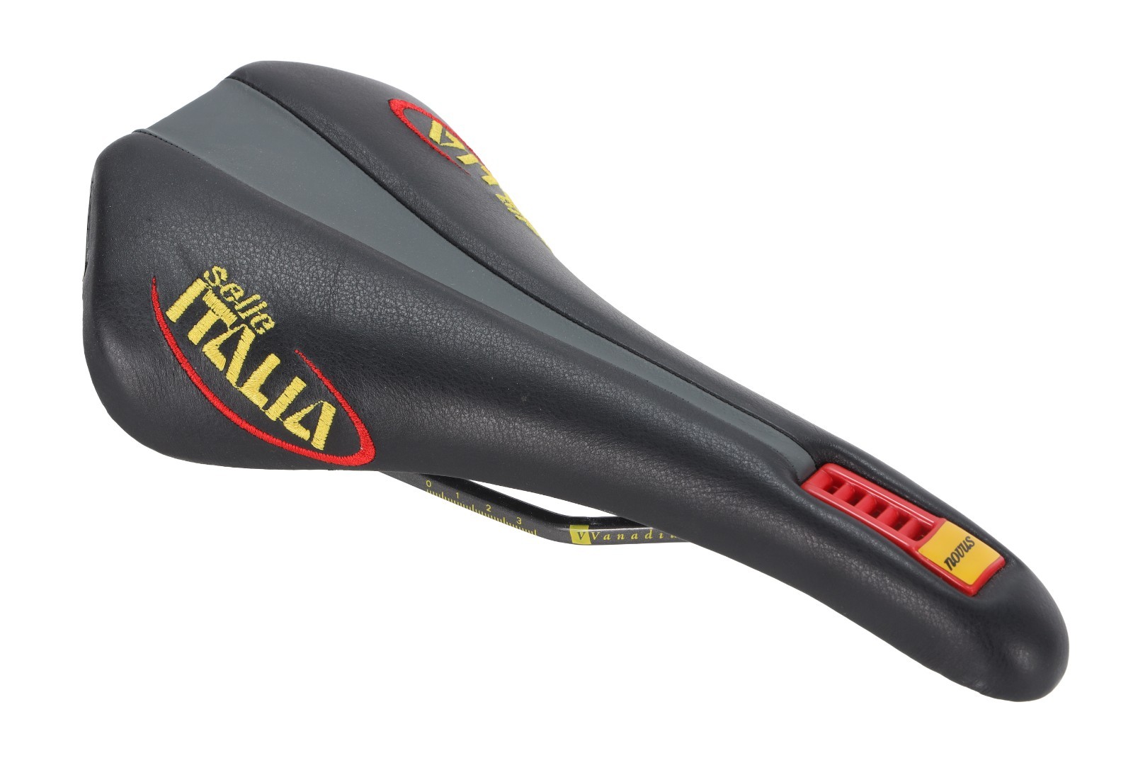 Selle Italia Novus Ferrari Road Bike Saddle 145mm Vanadium 7x 7mm Gravel Italy