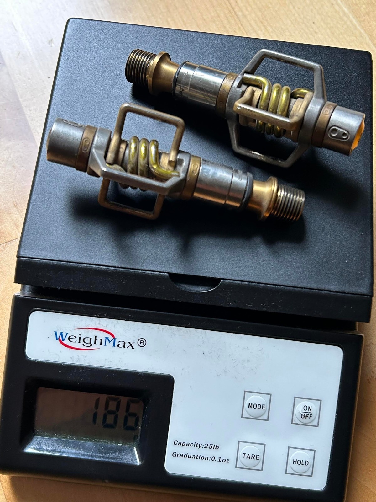 Crank Brothers Eggbeater T11 pedals 186g with new cleats and hardware
