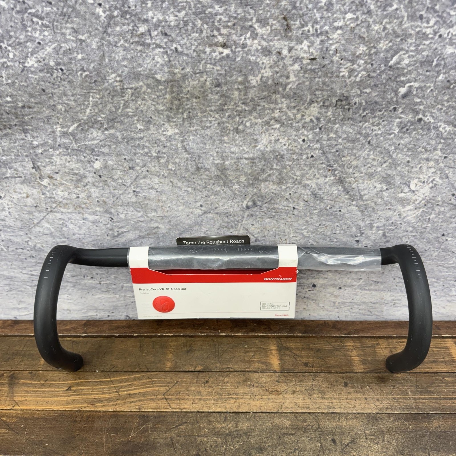 Bontrager Pro IsoCore VR-SF Drop Handlebar 40cm 31.8 Clamp OCLV Carbon Road Bar