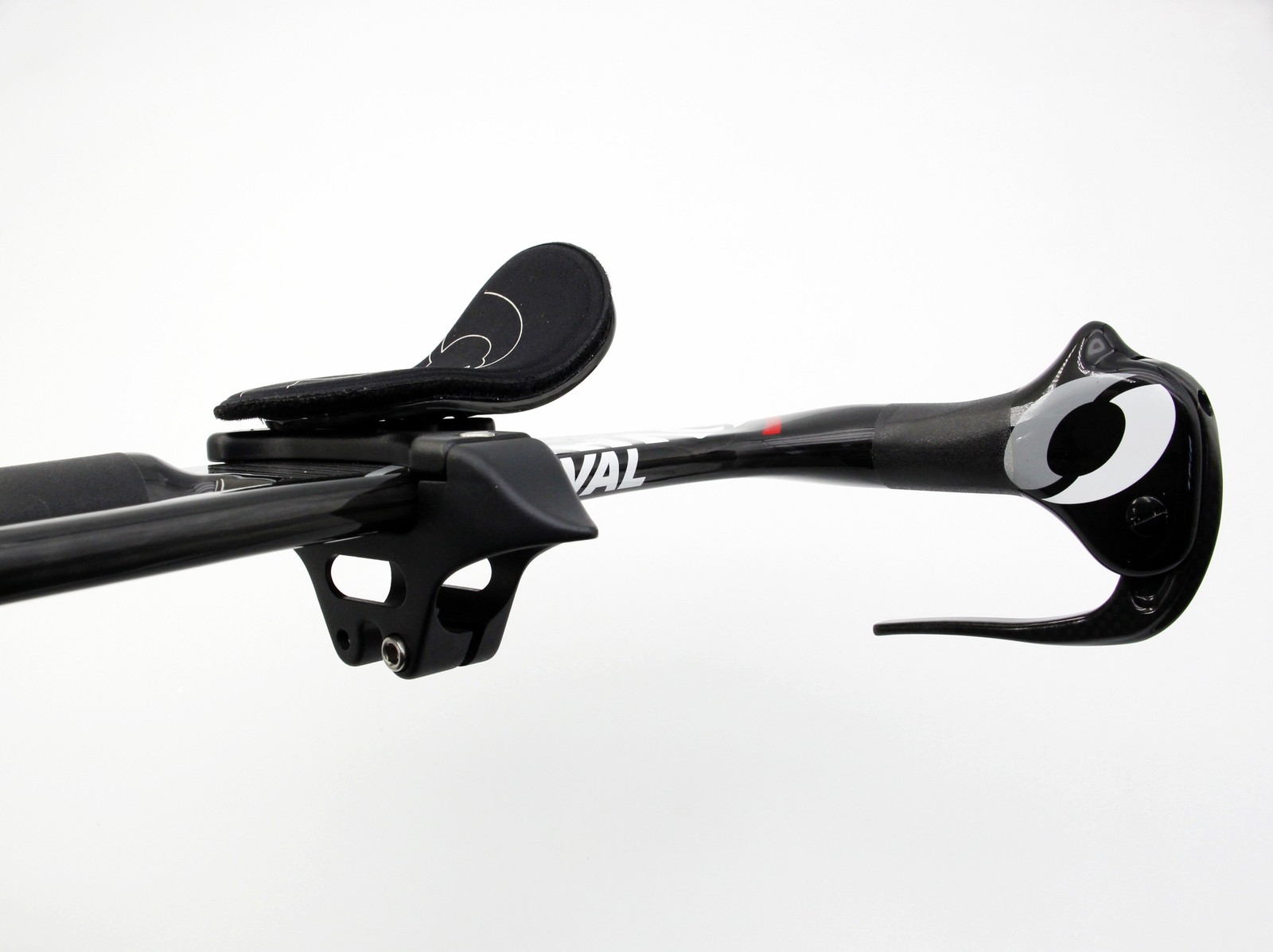 NOS Oval Concepts A901 Full Carbon Aerobar 26.0 x 420mm TT Triathlon Aero Bar