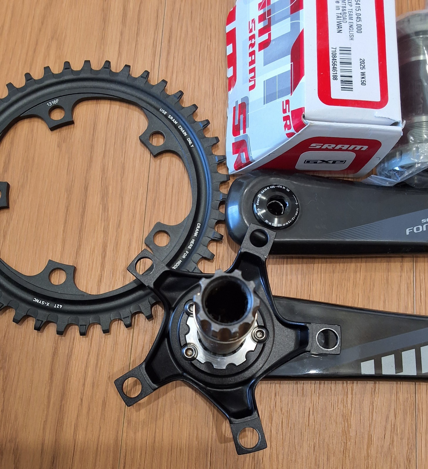SRAM Force CX1 Carbon Crankset 172.5mm GXP + NEW 42T X-SYNC + NEW BB + Bolts