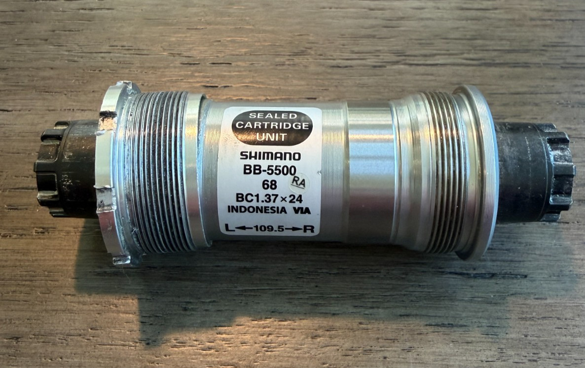 Shimano bottom bracket BB-5500 68mm/English, Octalink V1 spindle, used