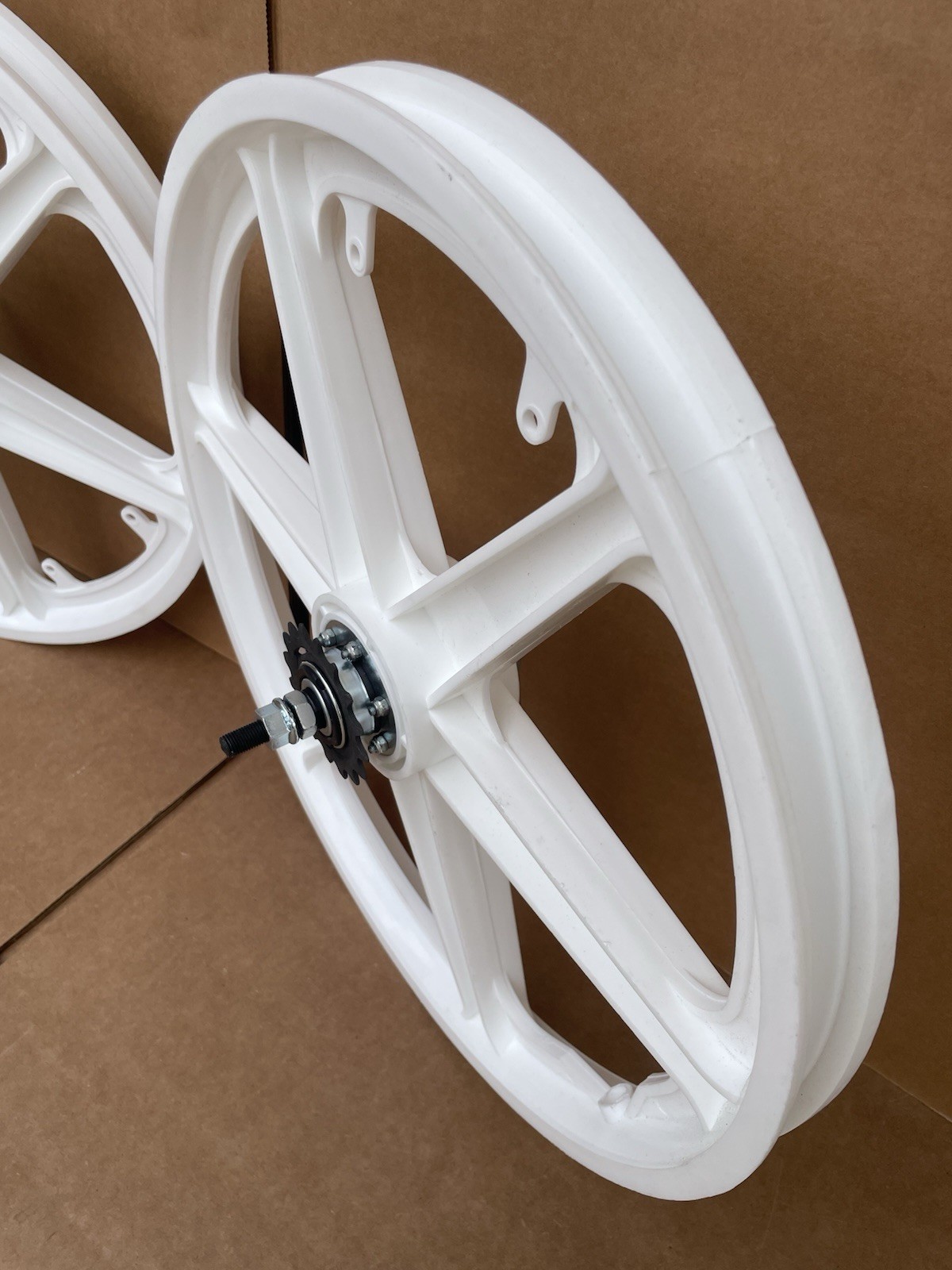 Coaster Brake 20″ Bicycle Plastic WHITE Mag Wheels Set Front Back GT Dyno BMX