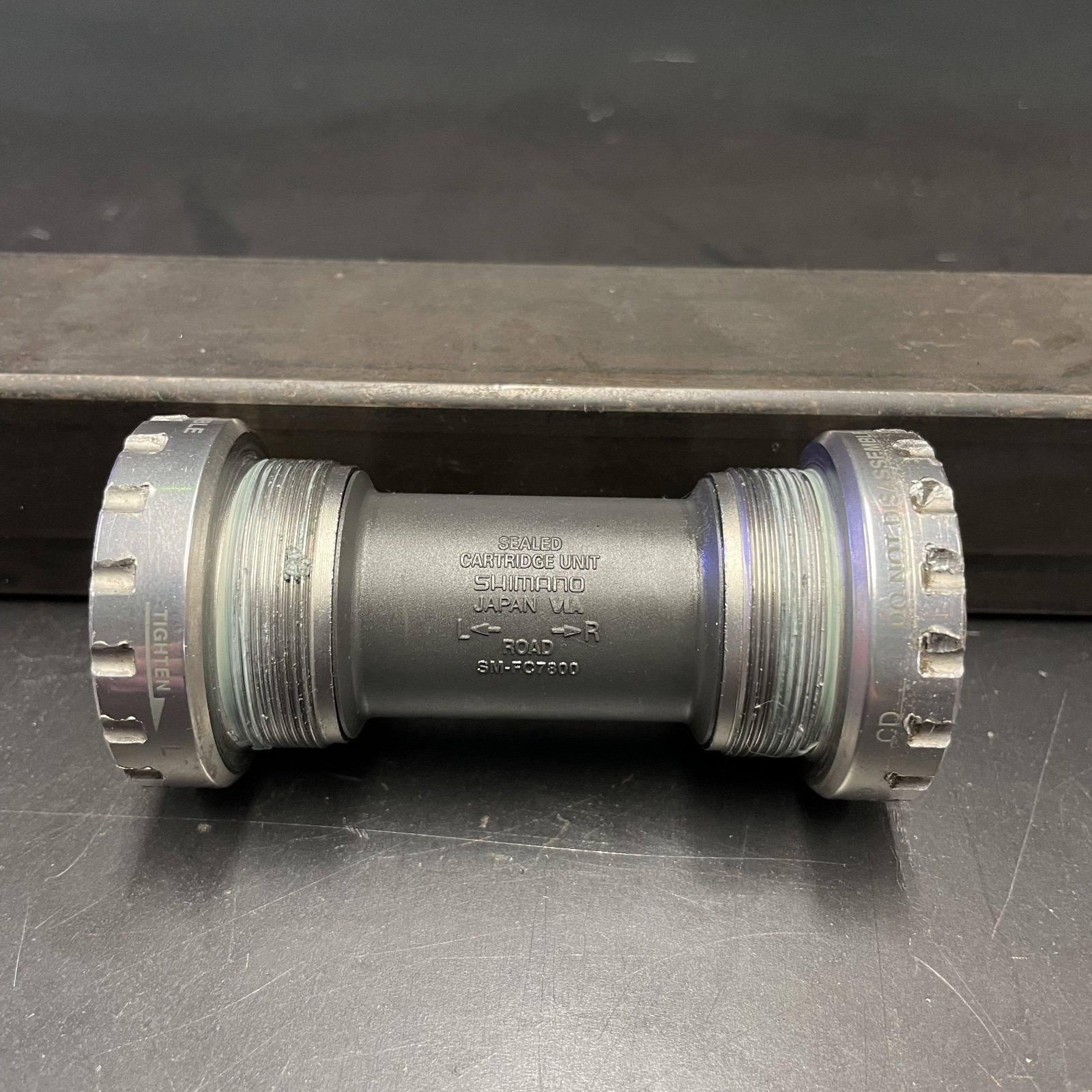 Shimano Dura-Ace 7800 Hollowtech Bottom Bracket – 1.37 x 24 ENG – 68mm – Used