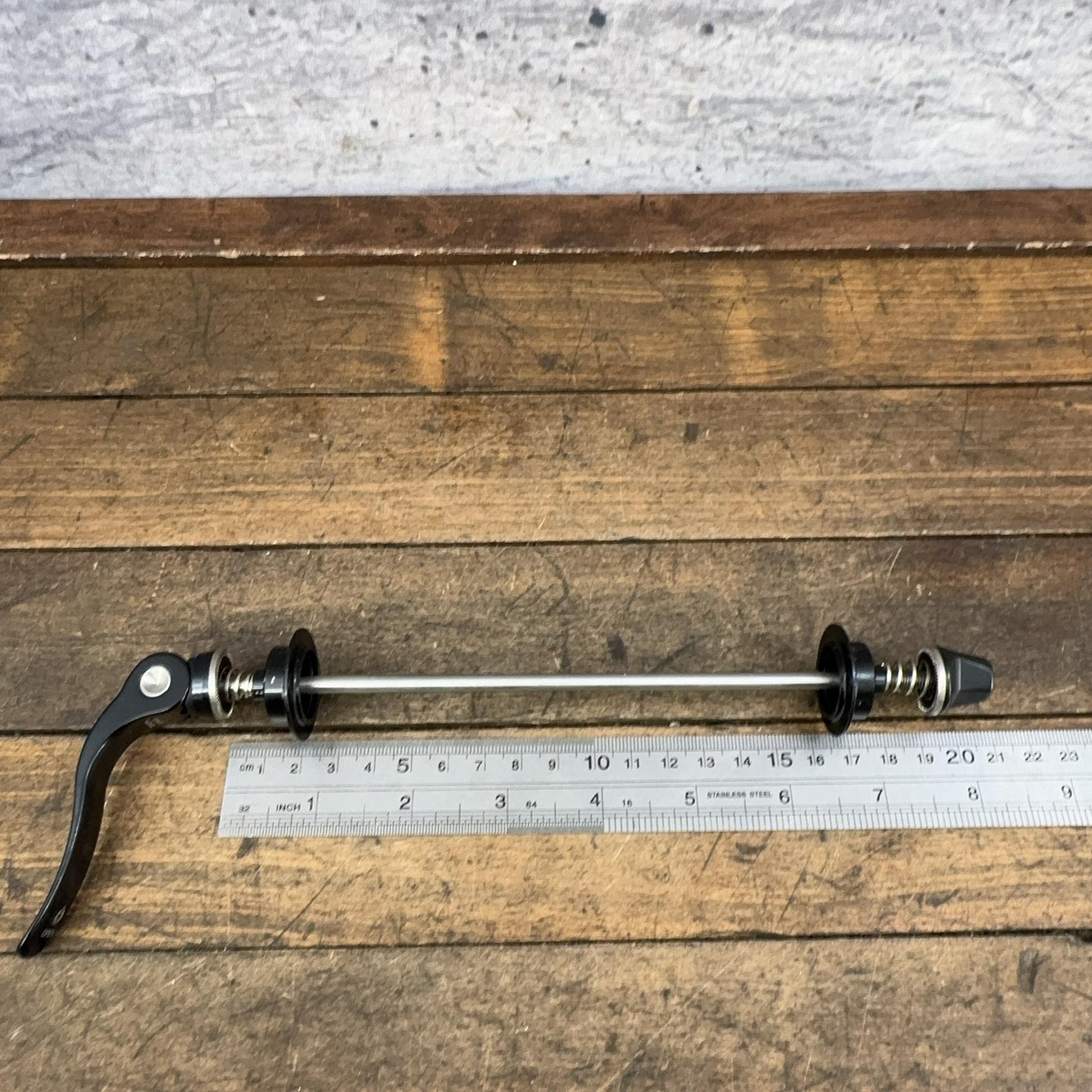Salsa Rear Wheel Quick Release Skewer 180 Stainless Black Axle 75g