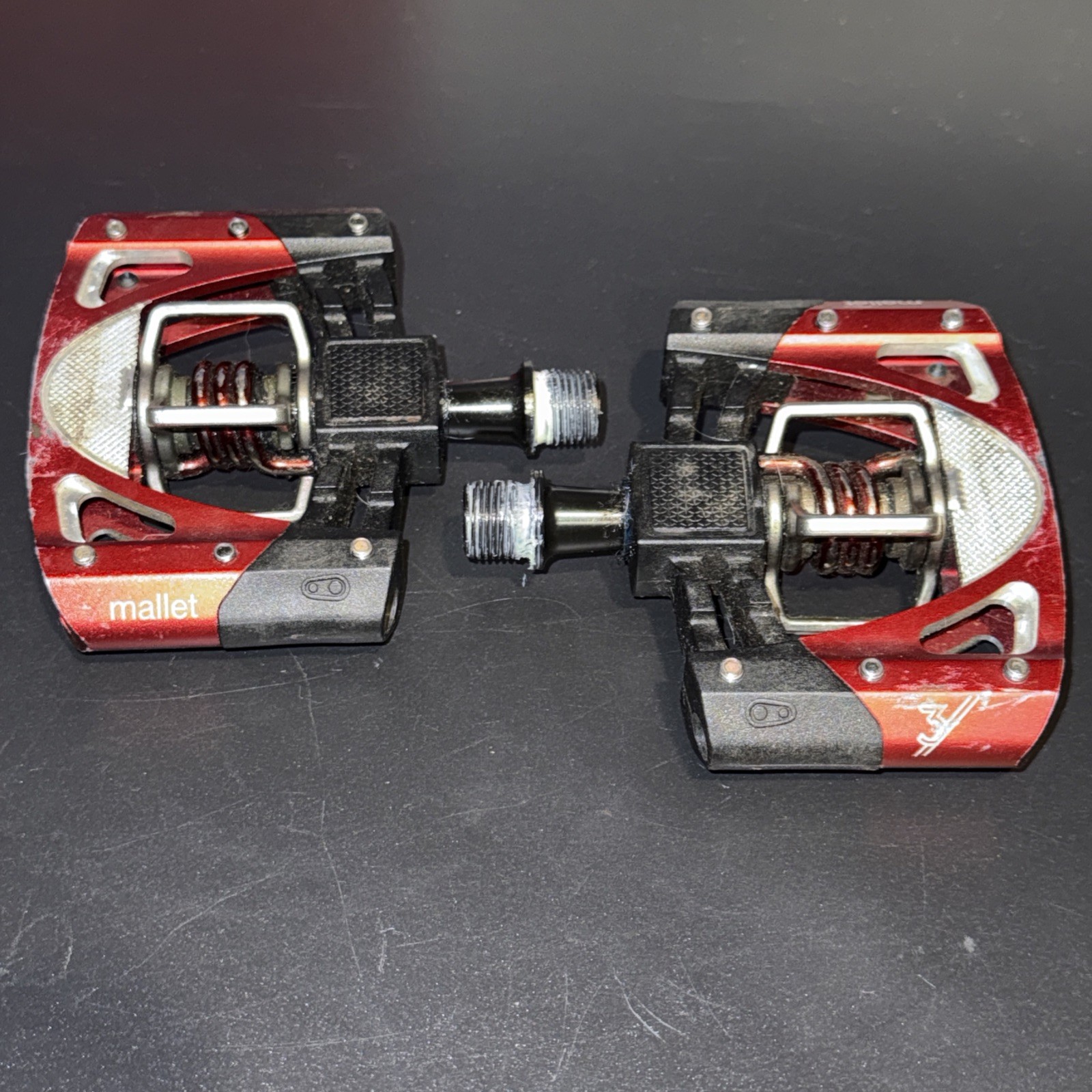 Crankbrothers Mallet-3 9/16 in Clipless Pedal – Black/Red