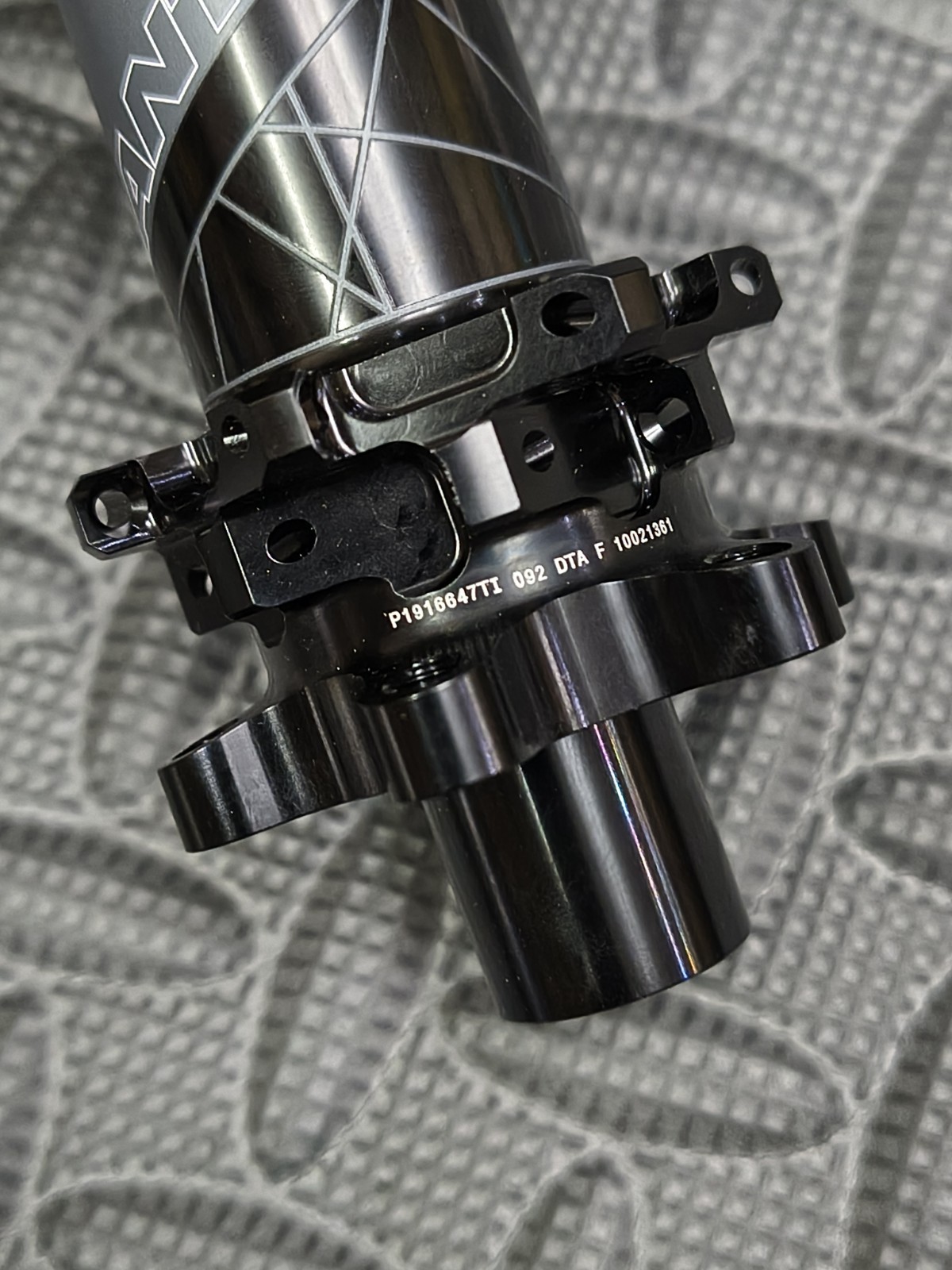 DT Swiss Rear Hub 240S Boost 12×148 28H Micro Spline 6-Bolt Ratchet 18T Giant