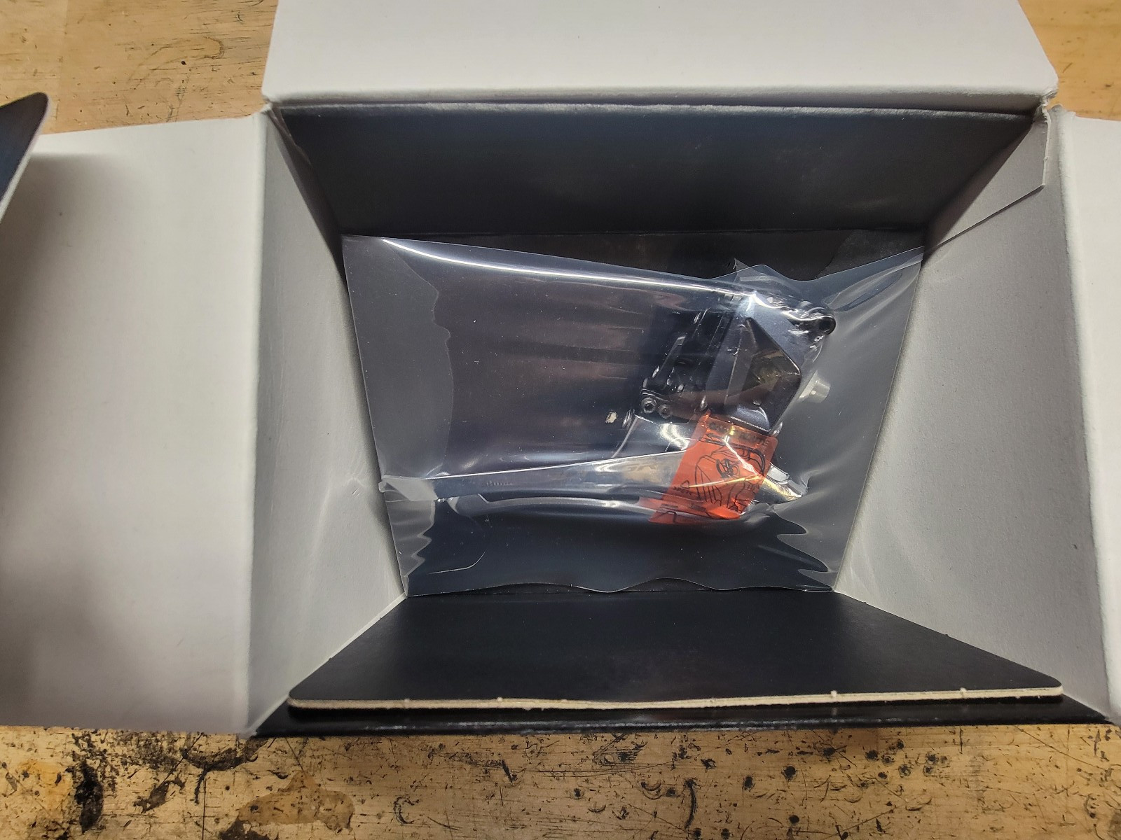 SHIMANO Ultegra FD-R8000 Braze-On Front Derailleur 11 Speed IFDR8000F Retail Box