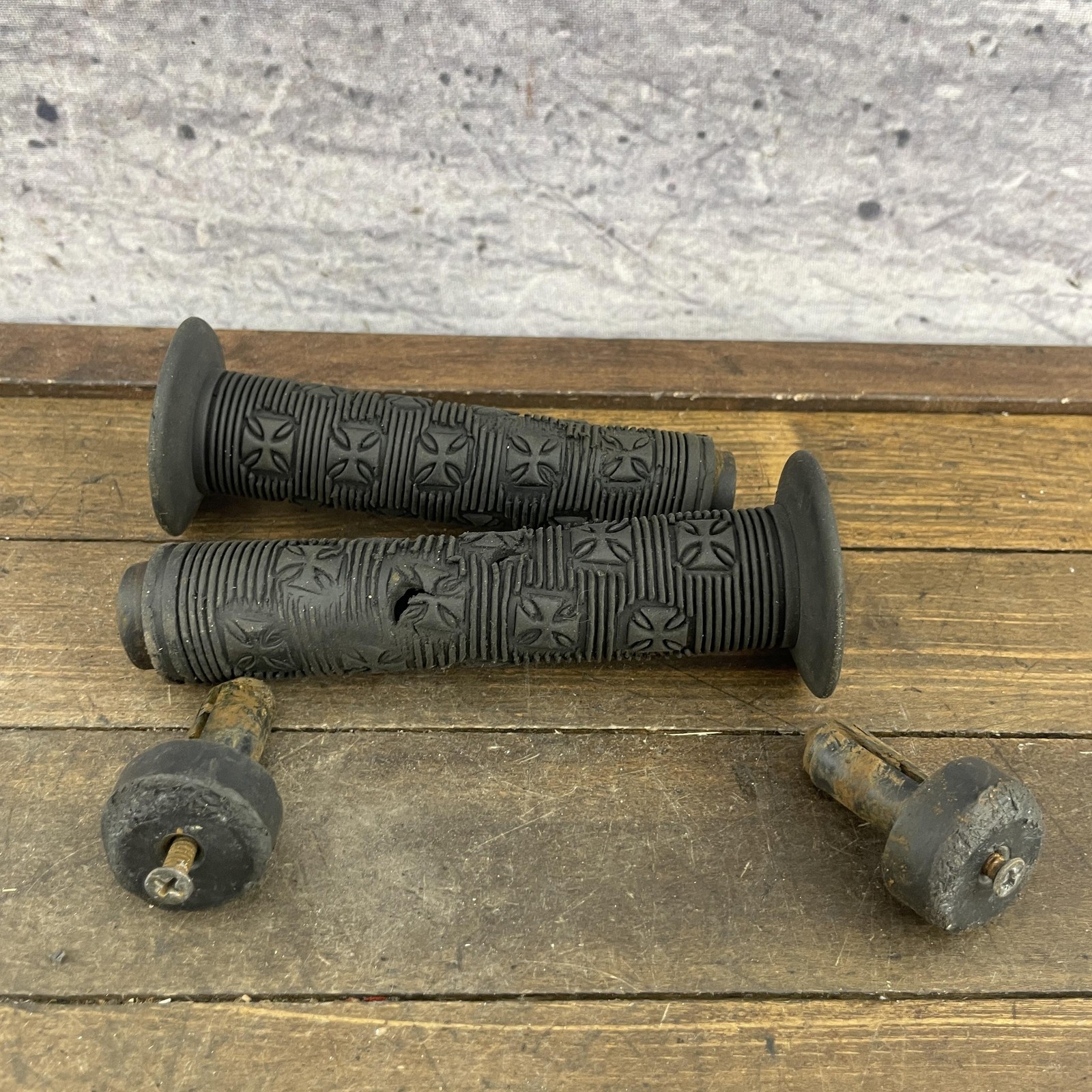 VIntage DK Iron Cross BMX Grips Bar Ends Parts Wear Cuts Mid SChool BMX