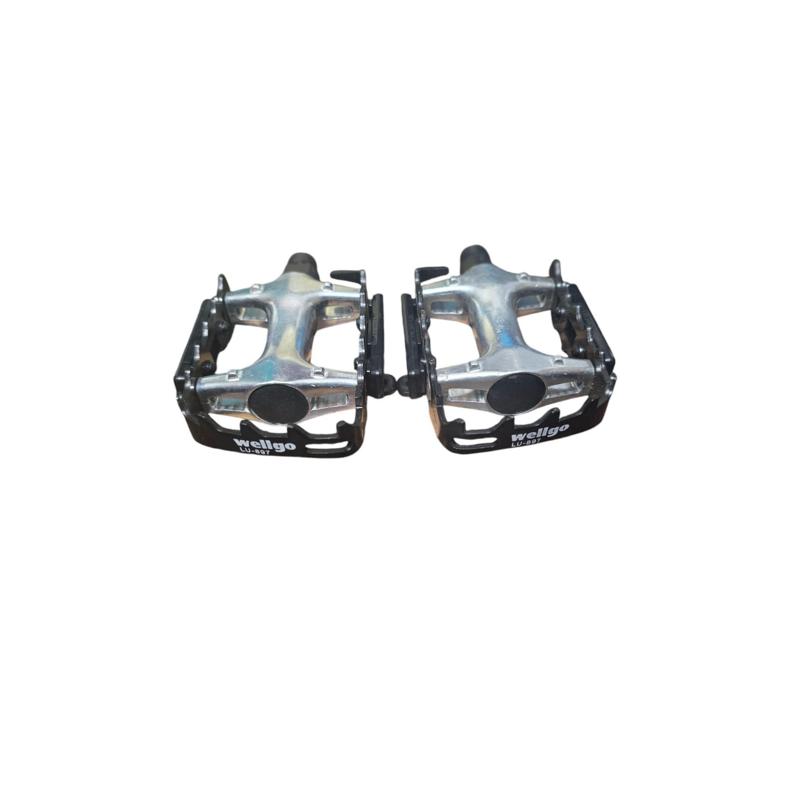 Wellgo LU-897 Bicycle Pedals Aluminum & Steel 9/16″ Reflectors Black