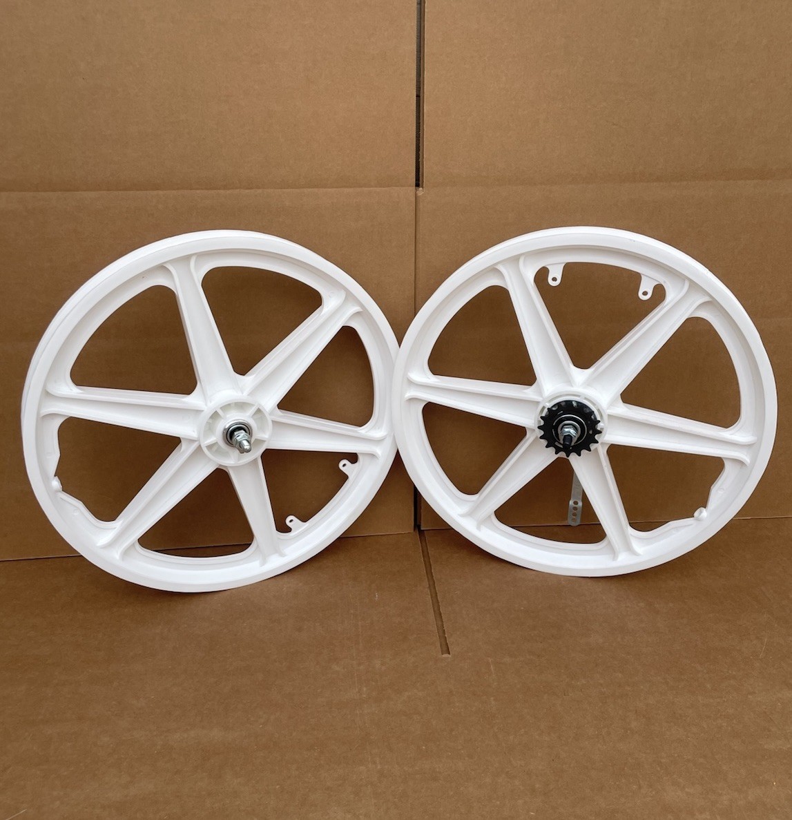 Coaster Brake 20″ Bicycle Plastic WHITE Mag Wheels Set Front Back GT Dyno BMX