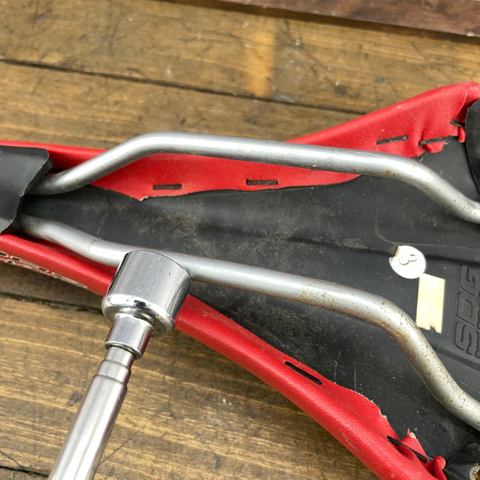 Vintage SDG Seat Bel Air Red Black BMX Speed Defies Gravity MTB Mountain Cuts A4