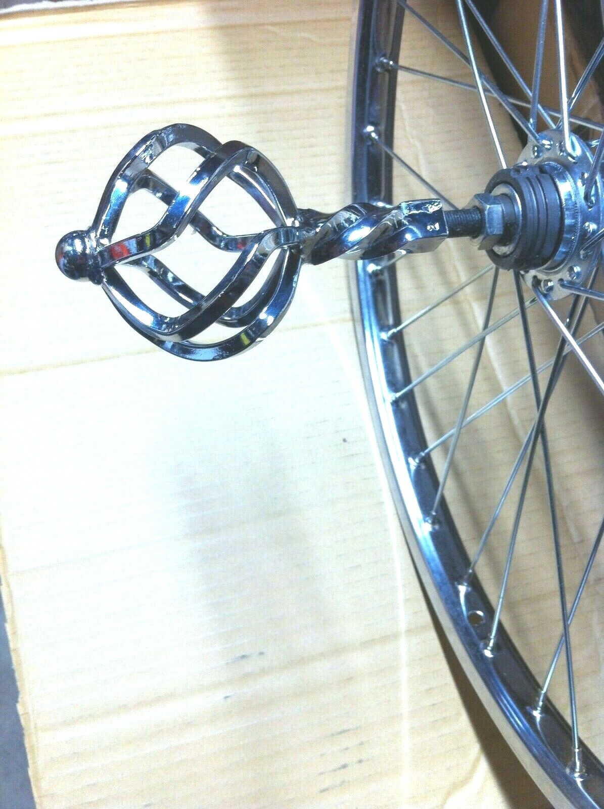 CAGED TWISTED Bicycle Axle Covers Pegs 24T/26T Chrome Gold Cruiser Lowrider Bike