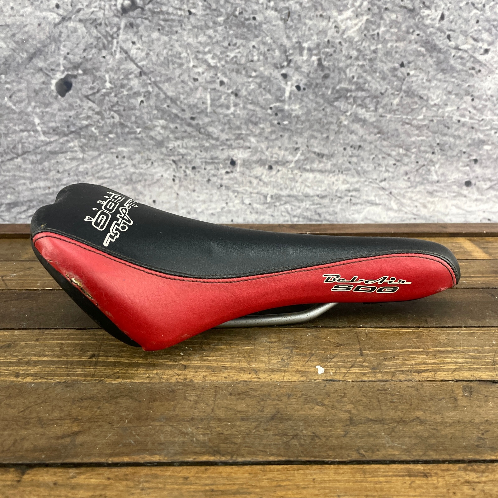 Vintage SDG Seat Bel Air Red Black BMX Speed Defies Gravity MTB Mountain Cuts A4