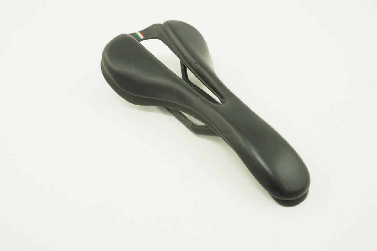 Unbranded Italian Carbon Cutout Bicycle Saddle 280mmx130mm 7x9mm Carbon Rails