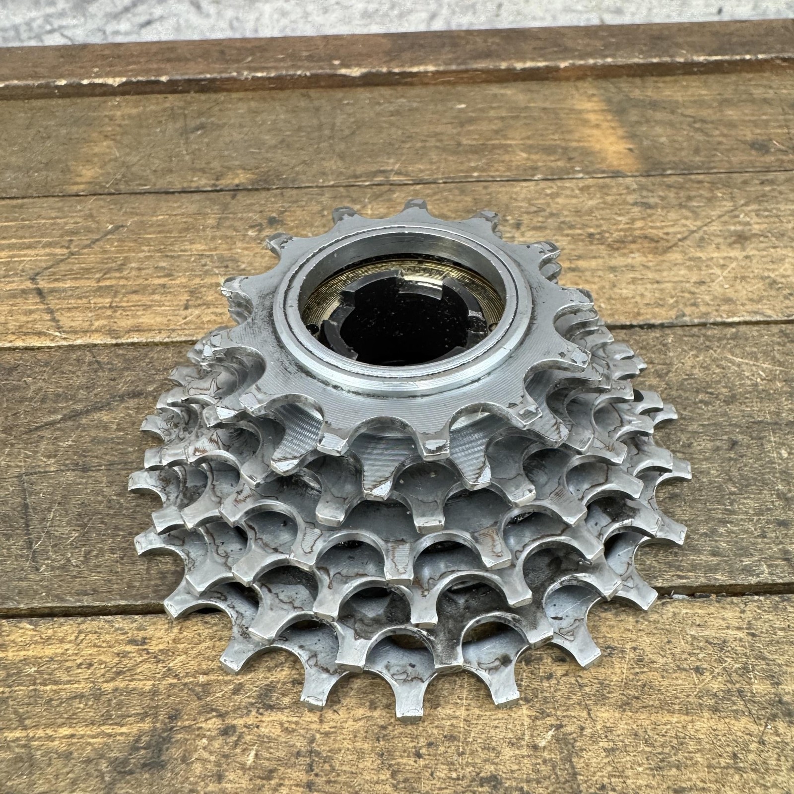Vintage Suntour Winner Pro Freewheel 7 Speed Maeda 13-23T 23T Silver 4 Prong