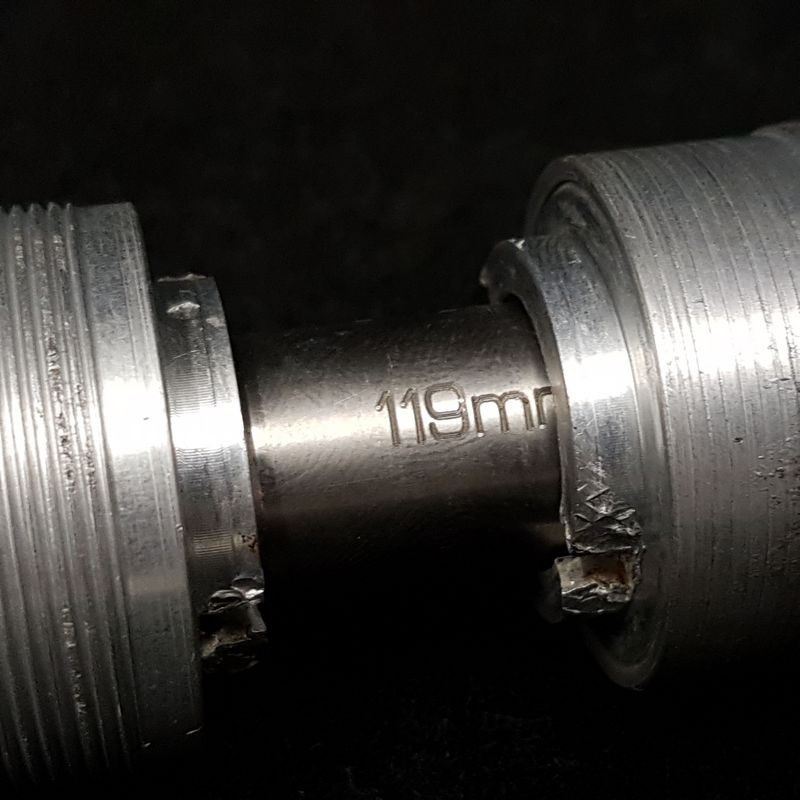 Bottom Bracket Axis “SPECIALITES TA TITANIUM” 119 Mm 1.37 X 24 Tpi (Ref 541)