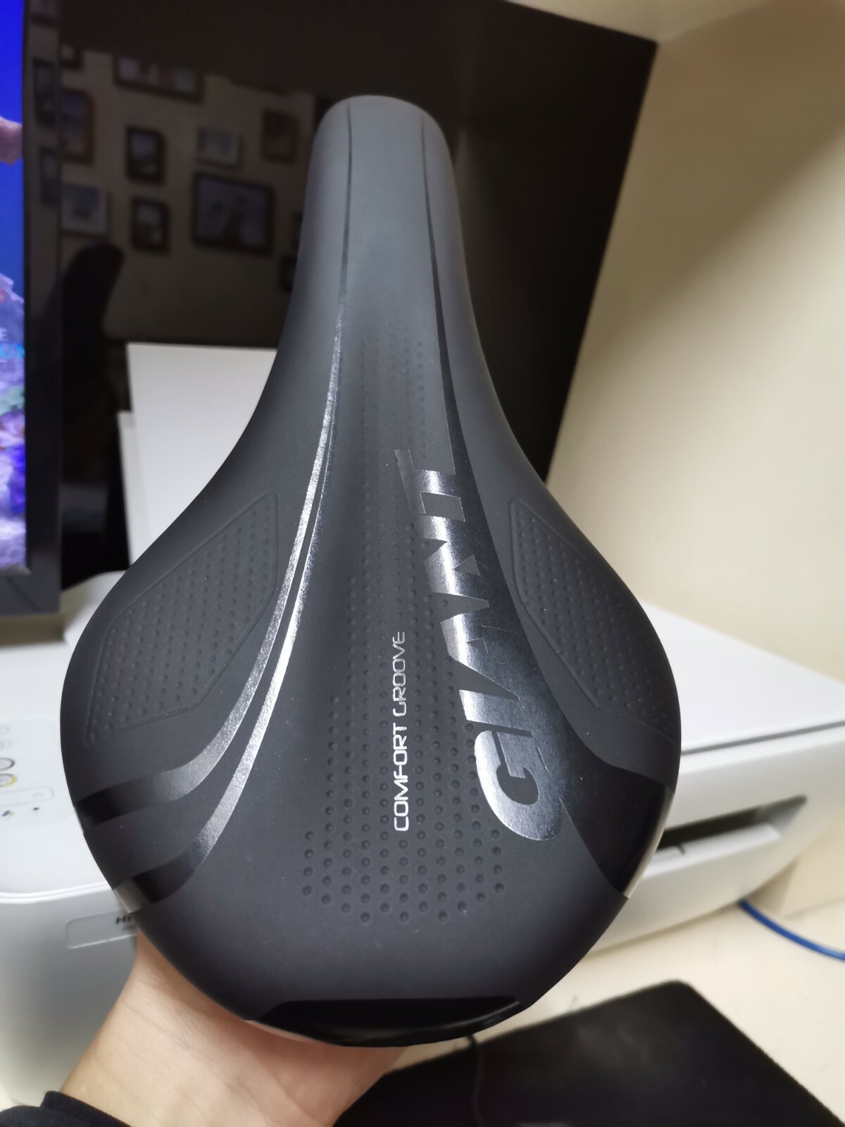 GIANT COMFORT GROOVE SADDLE SEAT MTB CITY TOURING BIKE BLACK BY SELLE ROYAL