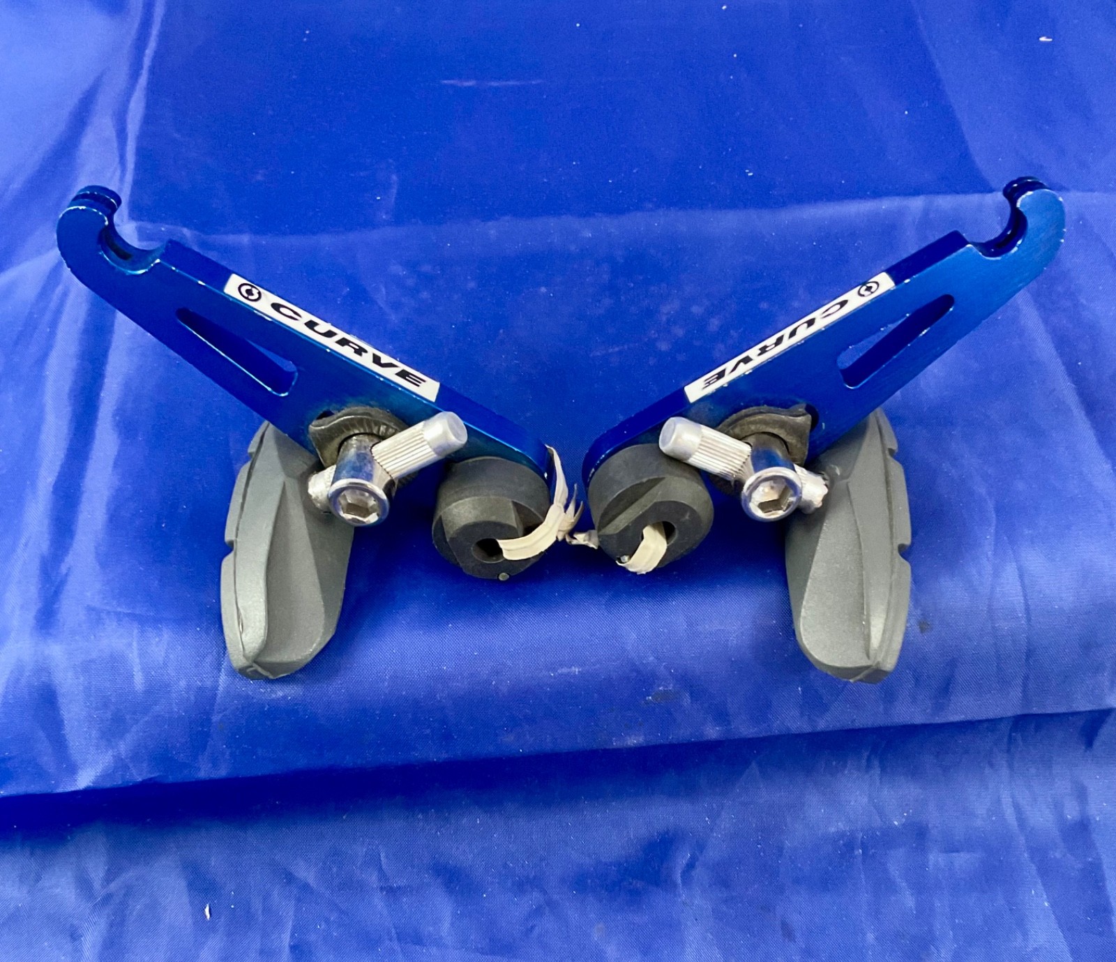 90’s CURVE CNC CANTILEVER BRAKE SET (CALIPERS,PADS,BRIDGE,HARDWARE) BLUE BMX NOS