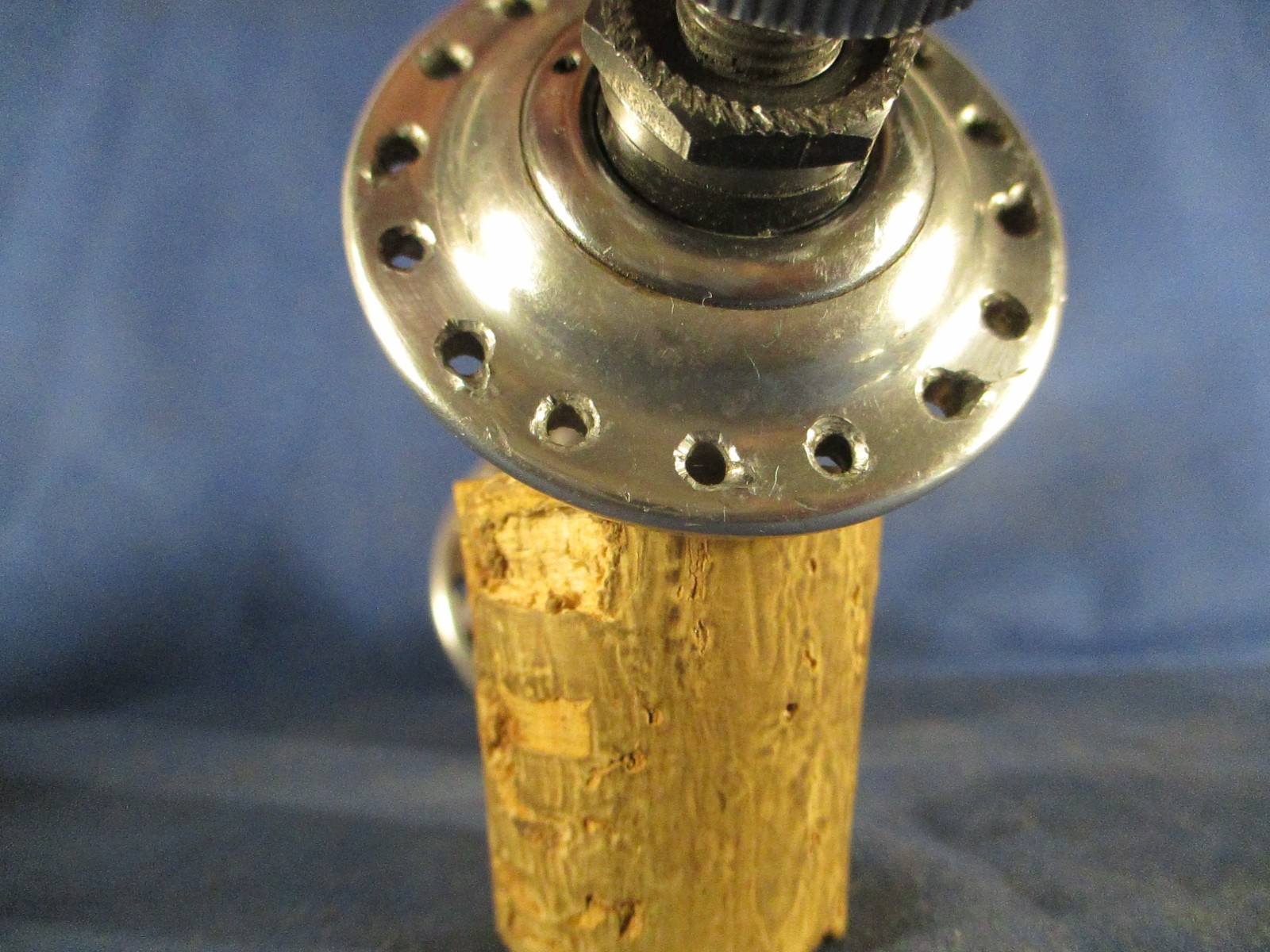 Campy smooth bearings O’hauled Campagnolo Nuovo era Record front hub w Q/R, 32 H