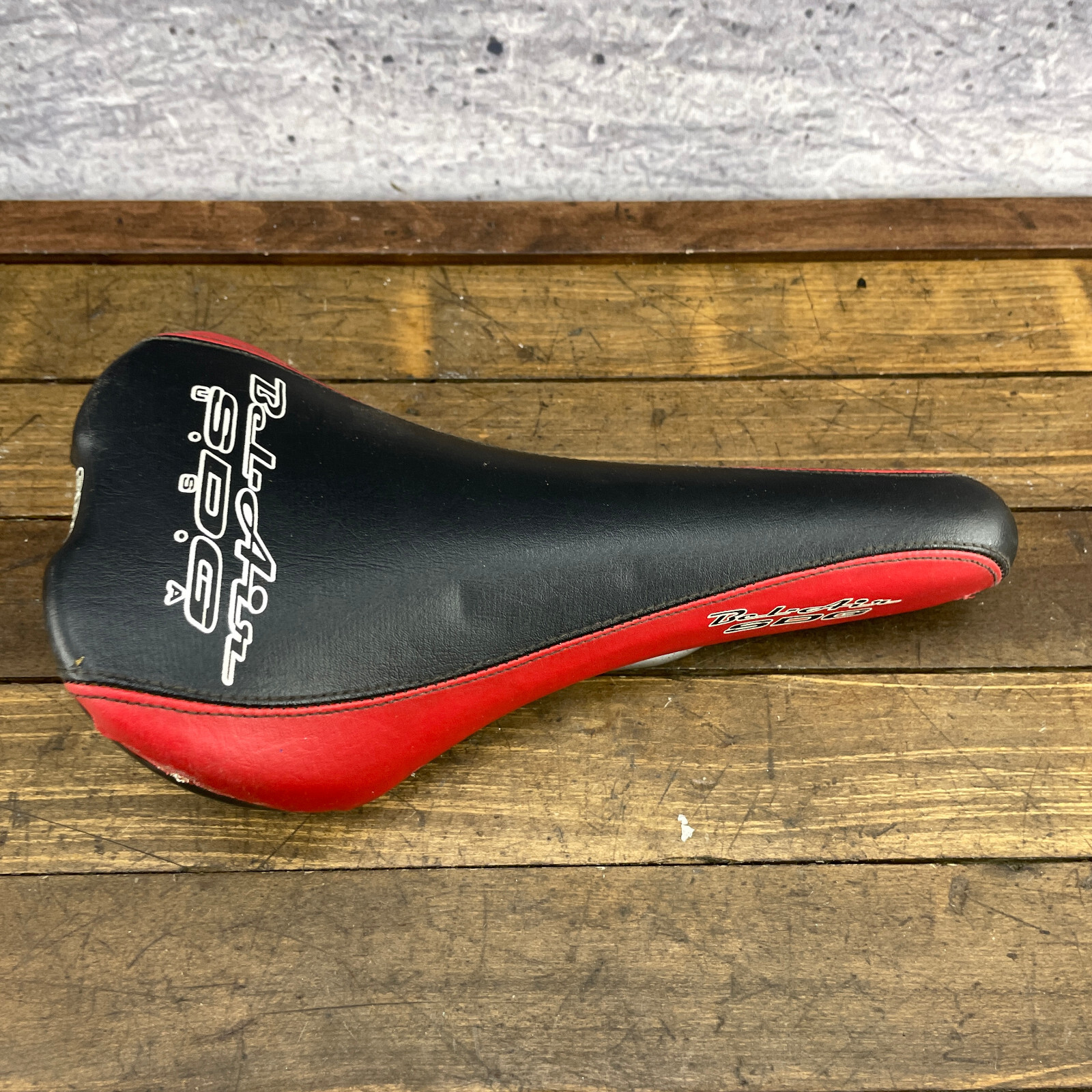 Vintage SDG Seat Bel Air Red Black BMX Speed Defies Gravity MTB Mountain Cuts A4