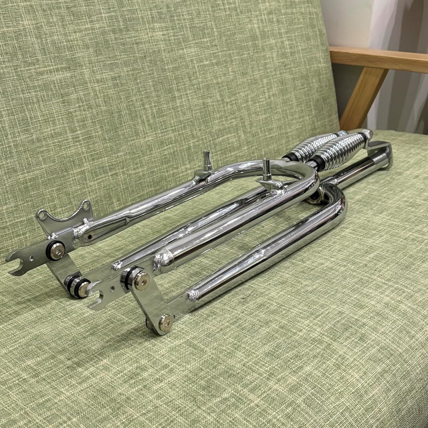 CDHPOWER 26″ Springer Fork 1″ Threaded Bicycle Fork Dual Spring Classical Fork