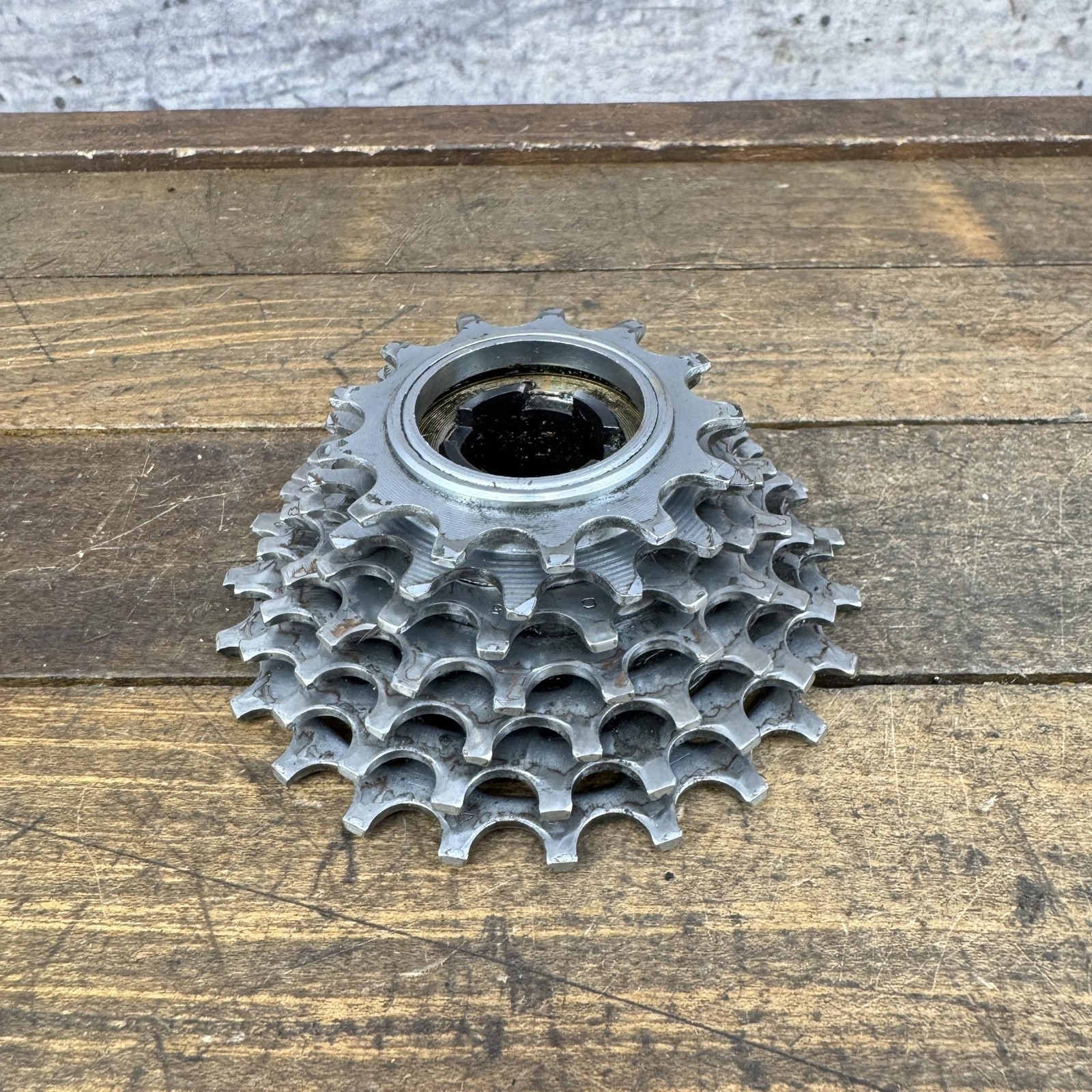 Vintage Suntour Winner Pro Freewheel 7 Speed Maeda 13-23T 23T Silver 4 Prong