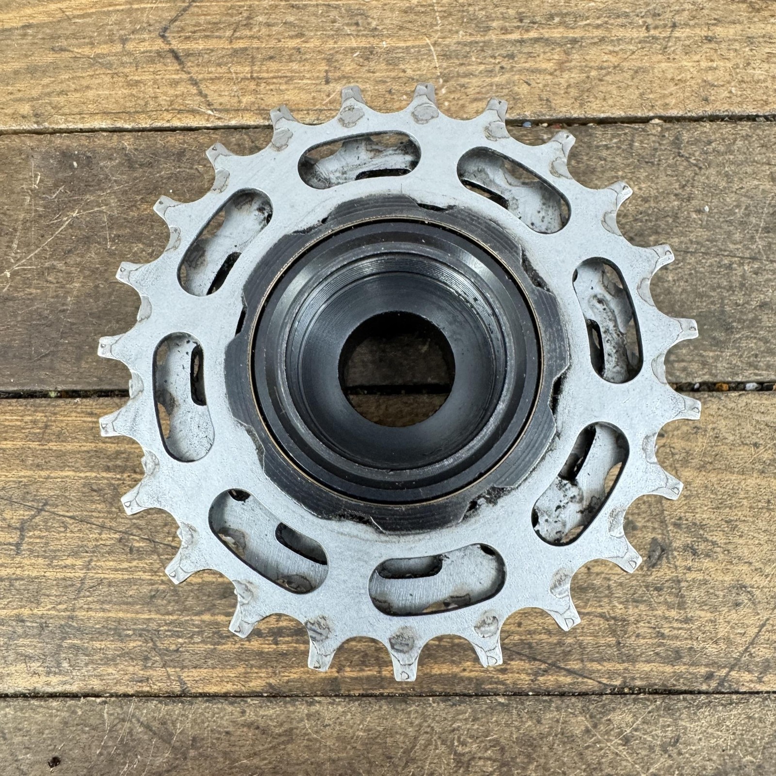 Vintage Suntour Winner Pro Freewheel 7 Speed Maeda 13-23T 23T Silver 4 Prong