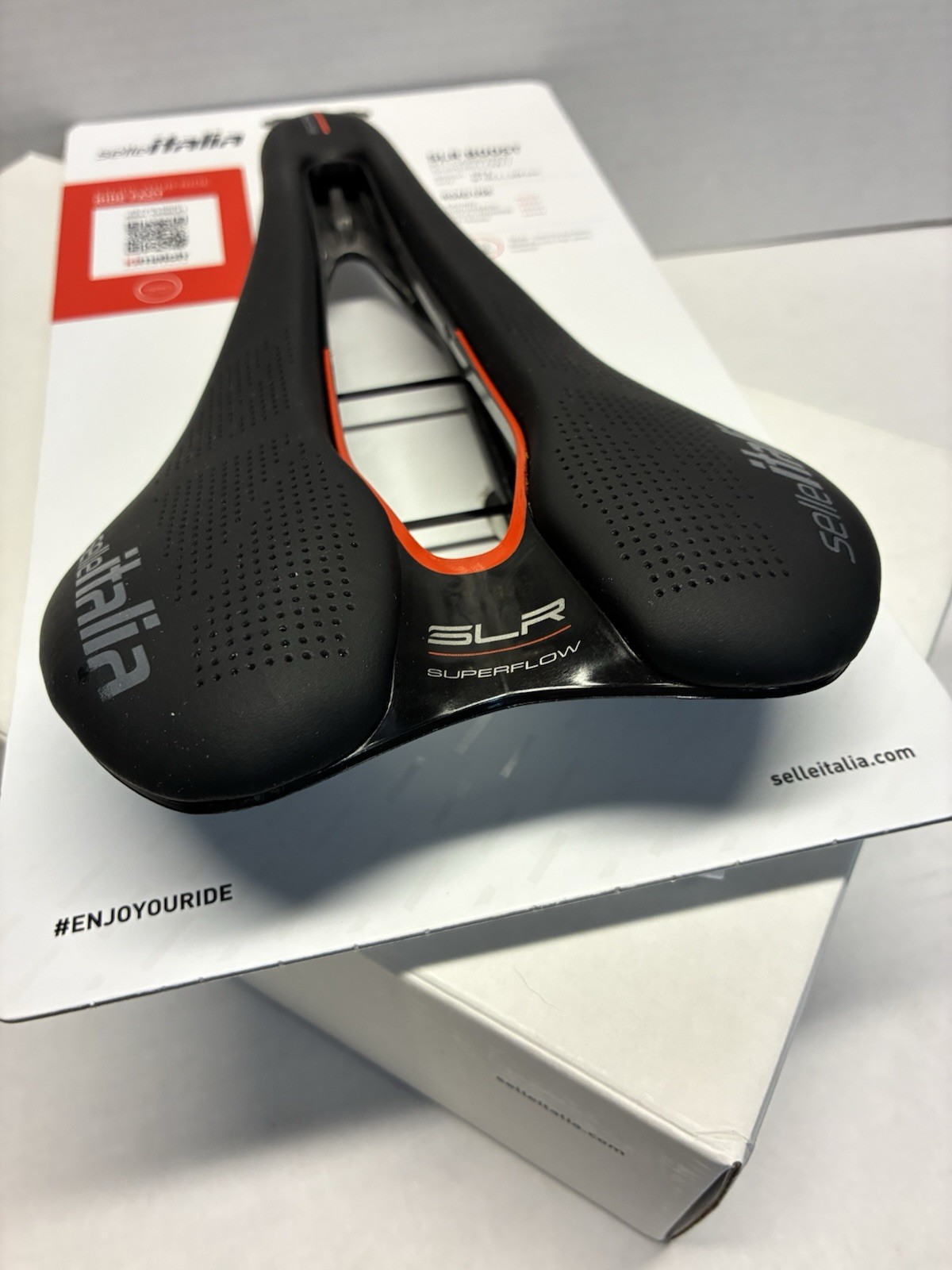 NEW Selle Italia SLR Boost Kit Carbonio Superflow Saddle L3 Carbon Rail 129 Gram