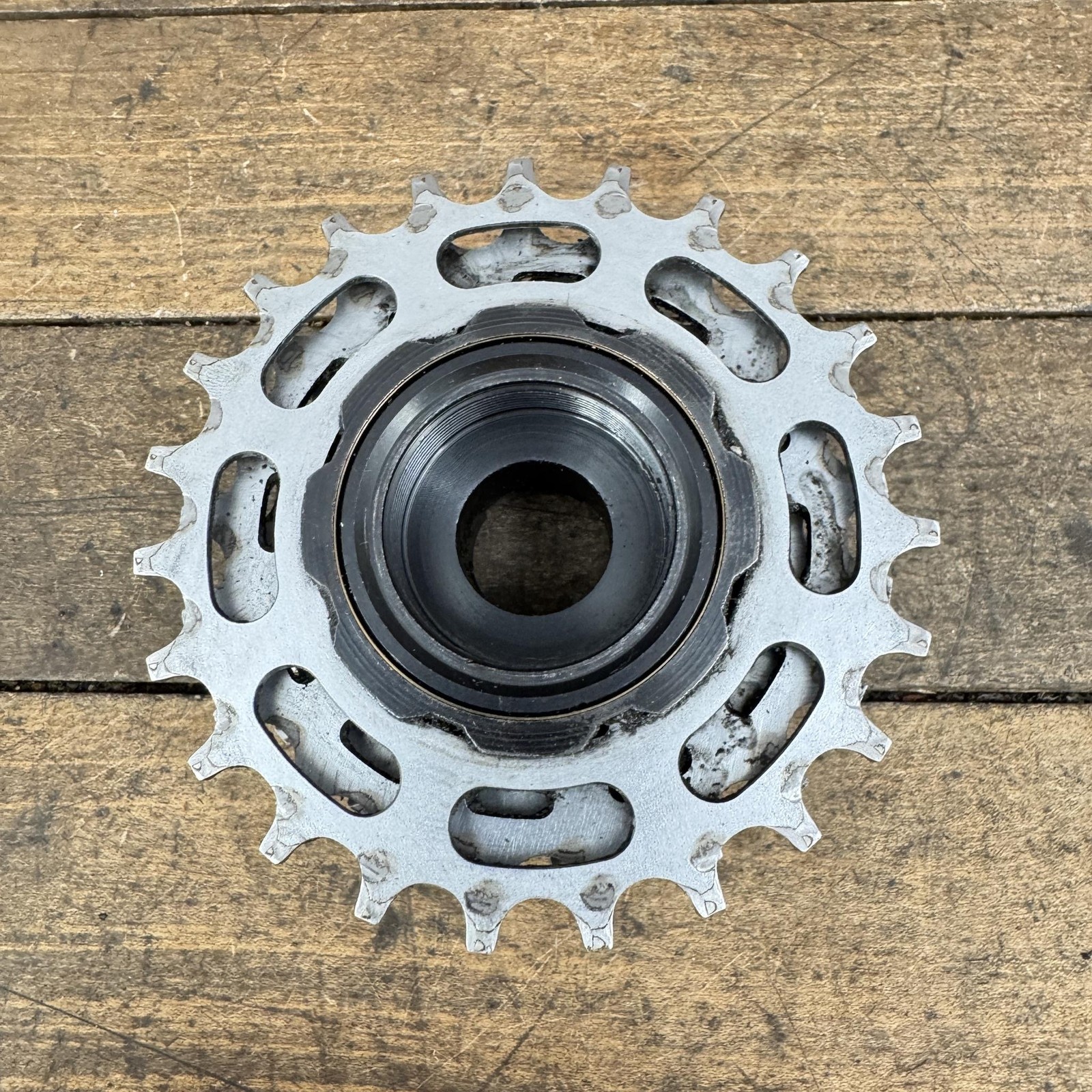 Vintage Suntour Winner Pro Freewheel 7 Speed Maeda 13-23T 23T Silver 4 Prong