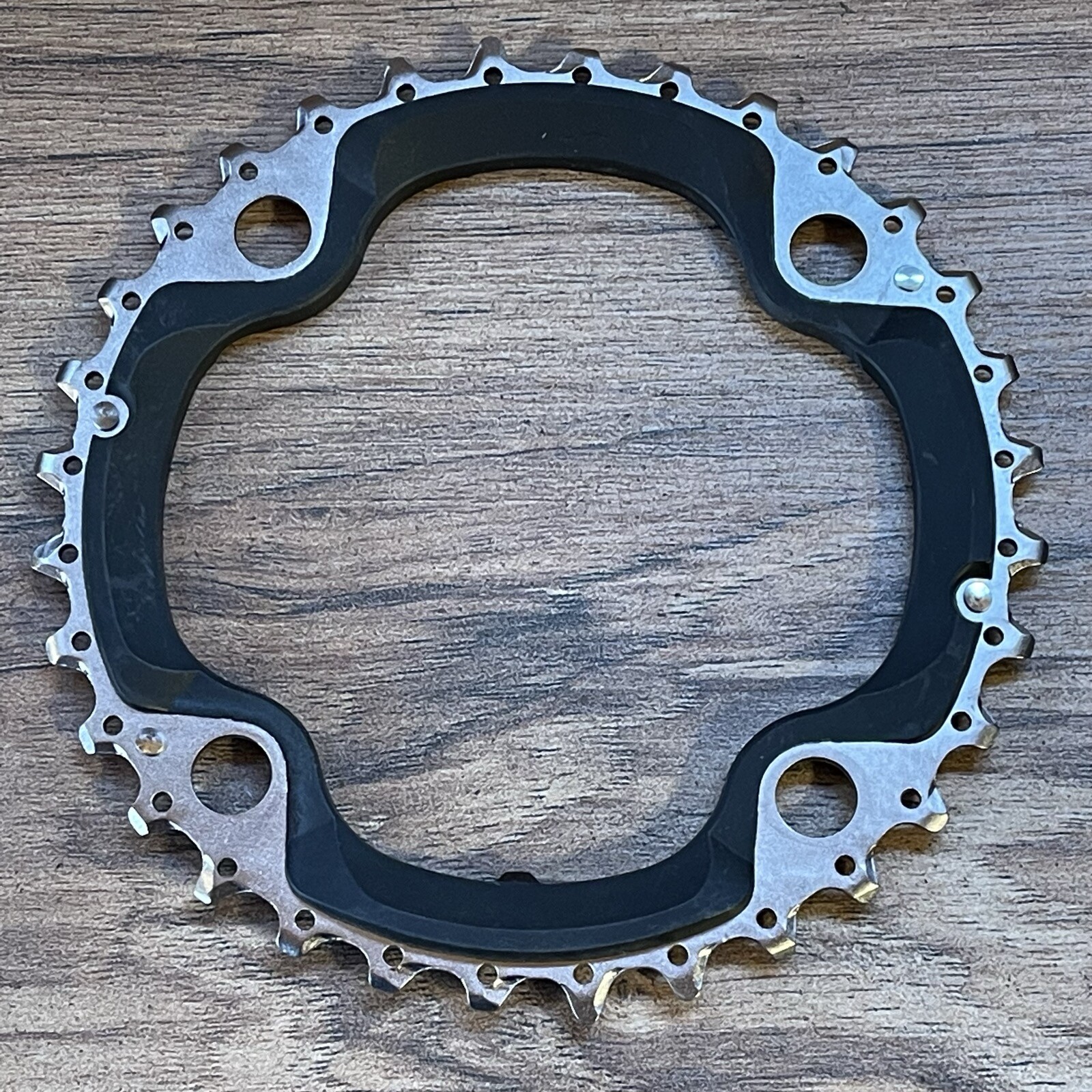 Shimano Deore XT FC-M770 32-AE 4 Bolt 104 BCD 10 Speed Triple 32 Tooth Chainring