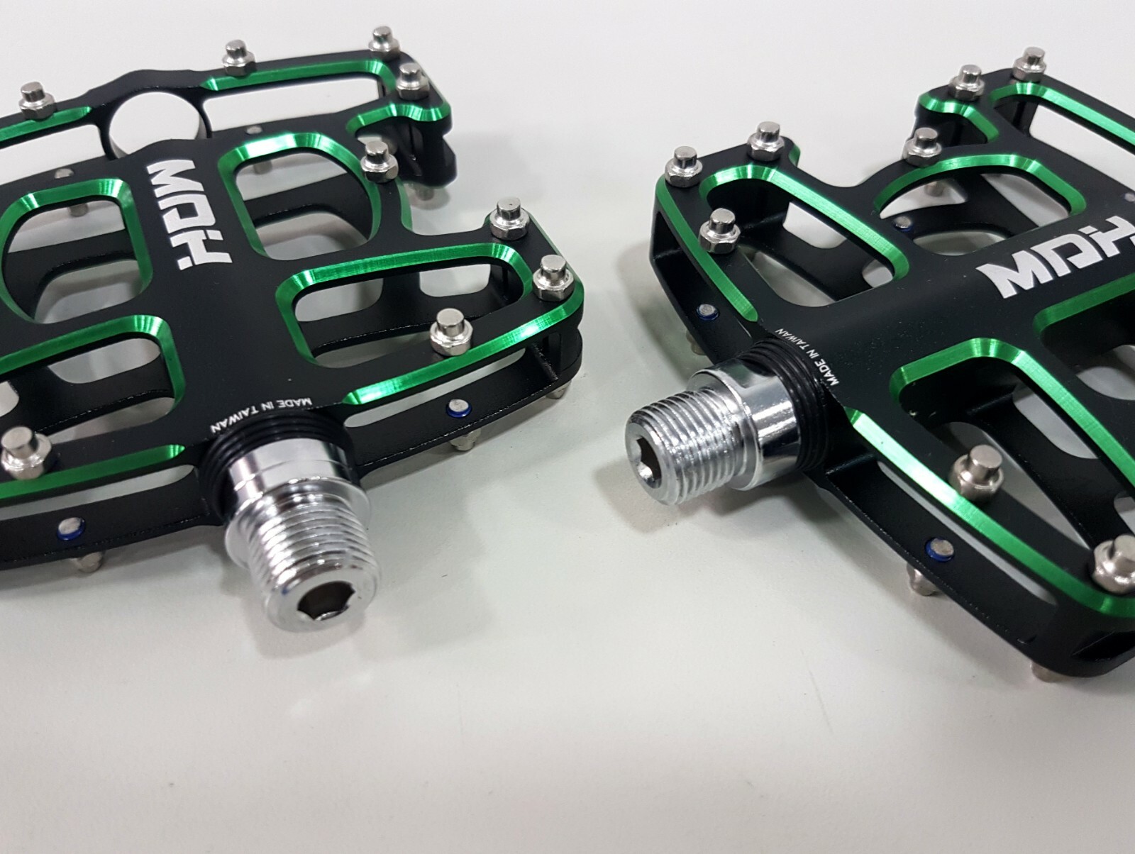 MDH Off-Road – MTB PXA01 375g 108x100x25.5mm Aluminum Bicycle Pedal Black Green