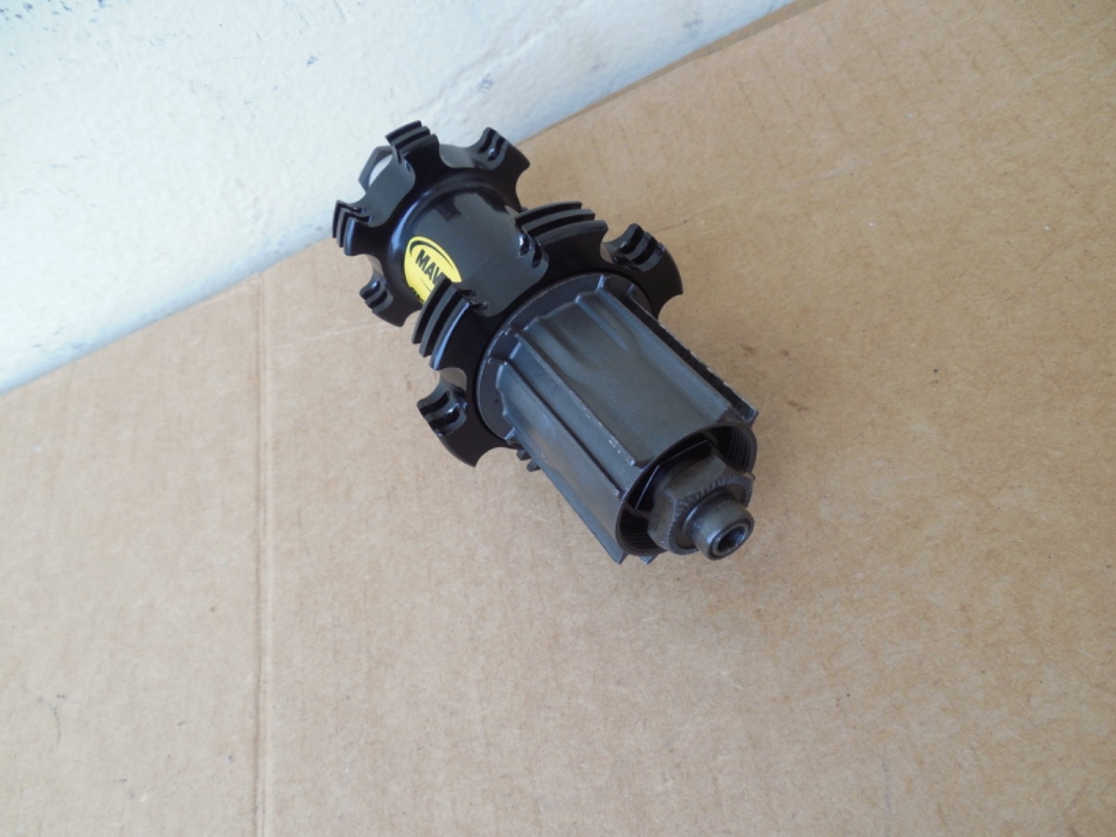 Mavic AKSIUM RACE Rear Hub 8/9/10/11 Speed 131mm 11 sp 24H Quick Release (b2)