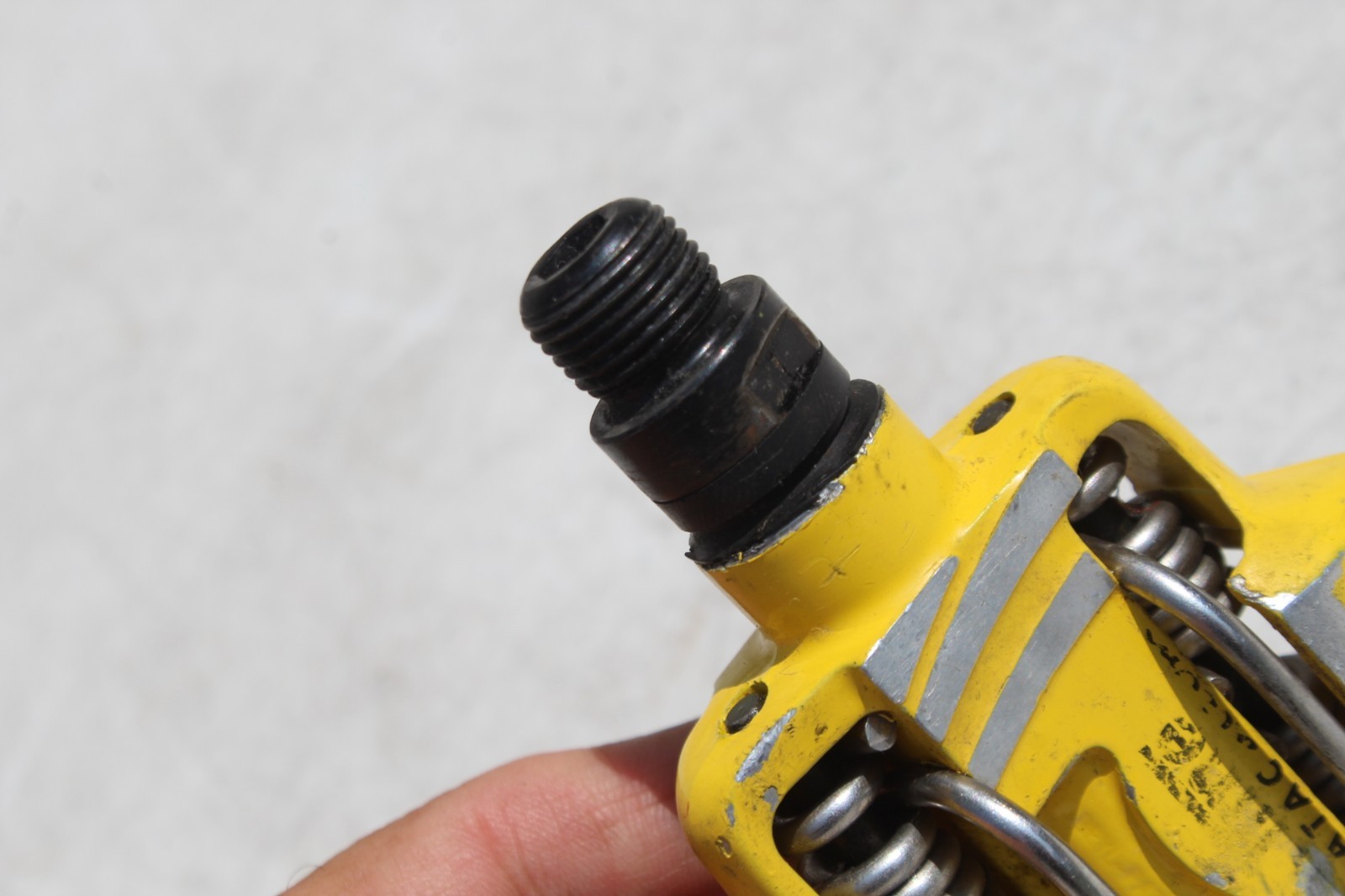 TIME ATAC Alium Clipless MTB Bike Pedals Yellow 9/16 Pair Trail W/ CLEATS SCREWS