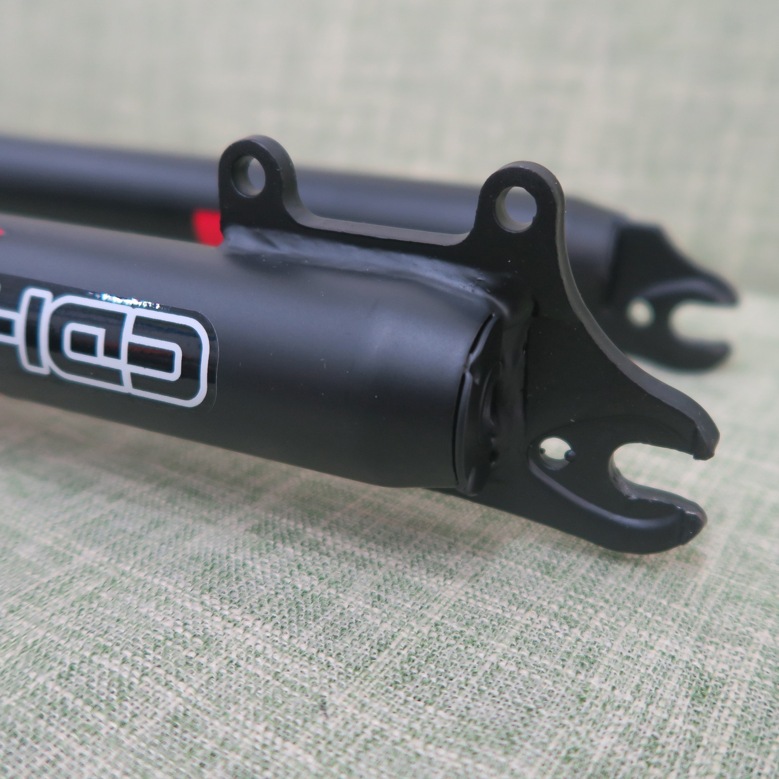 29″ Bicycle Suspension Fork 28.6mm Threadless Triple Tree Double Shoulder Disc