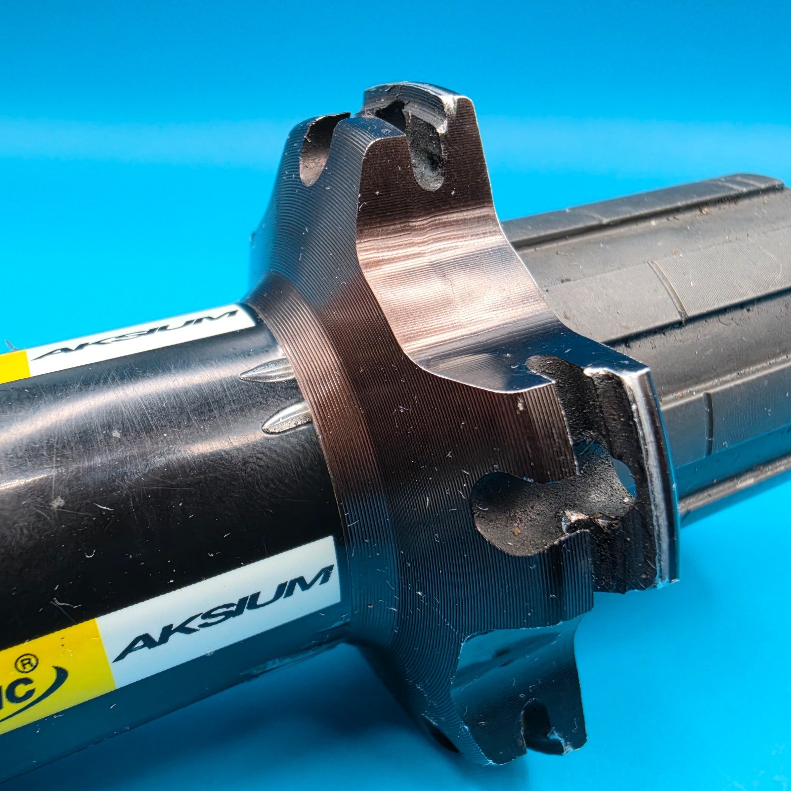 Mavic Aksium Rear Hub Shimano SRAM 10/11 Speed QR 130mm SMOOTH BEARINGS!! f22