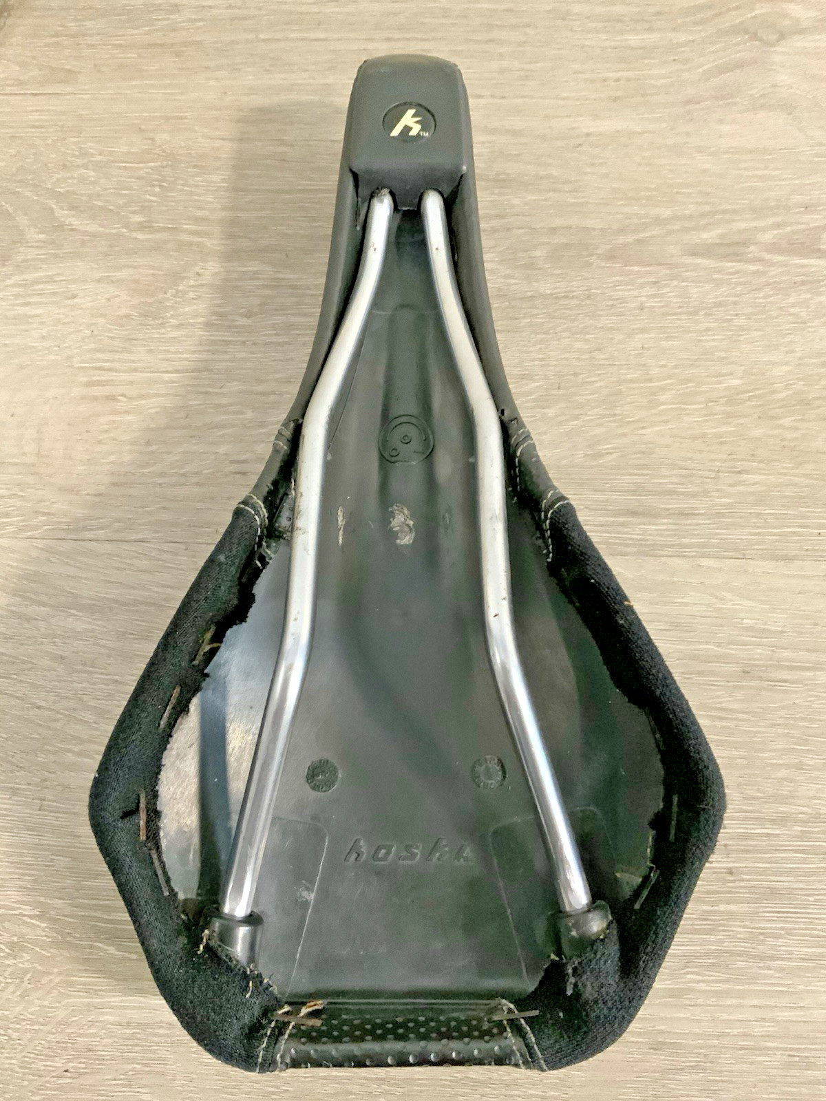 KOSHI ROAD BIKE SADDLE 325 GRAMS CHROMOLY STAYS 135 MM X 278 MM