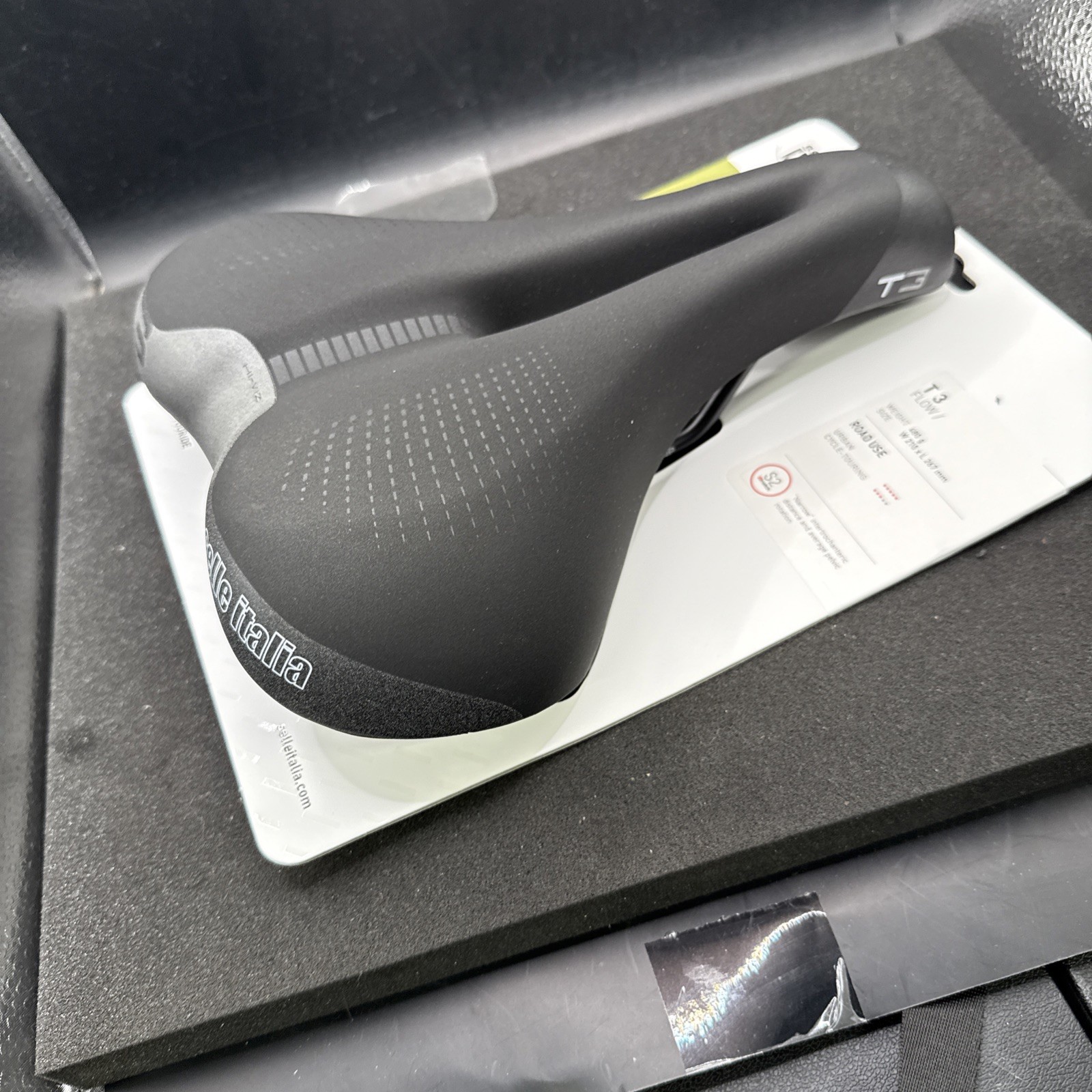 Selle Italia T3 Flow S2 Cycling Road Touring Saddle Seat 210mm Width (9419-13)