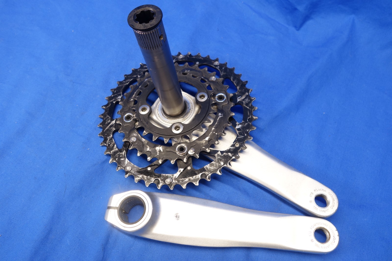 Shimano Deore XT FC-M760 3 x 9 MTB Bike Crankset, 44/32/22t, 175mm