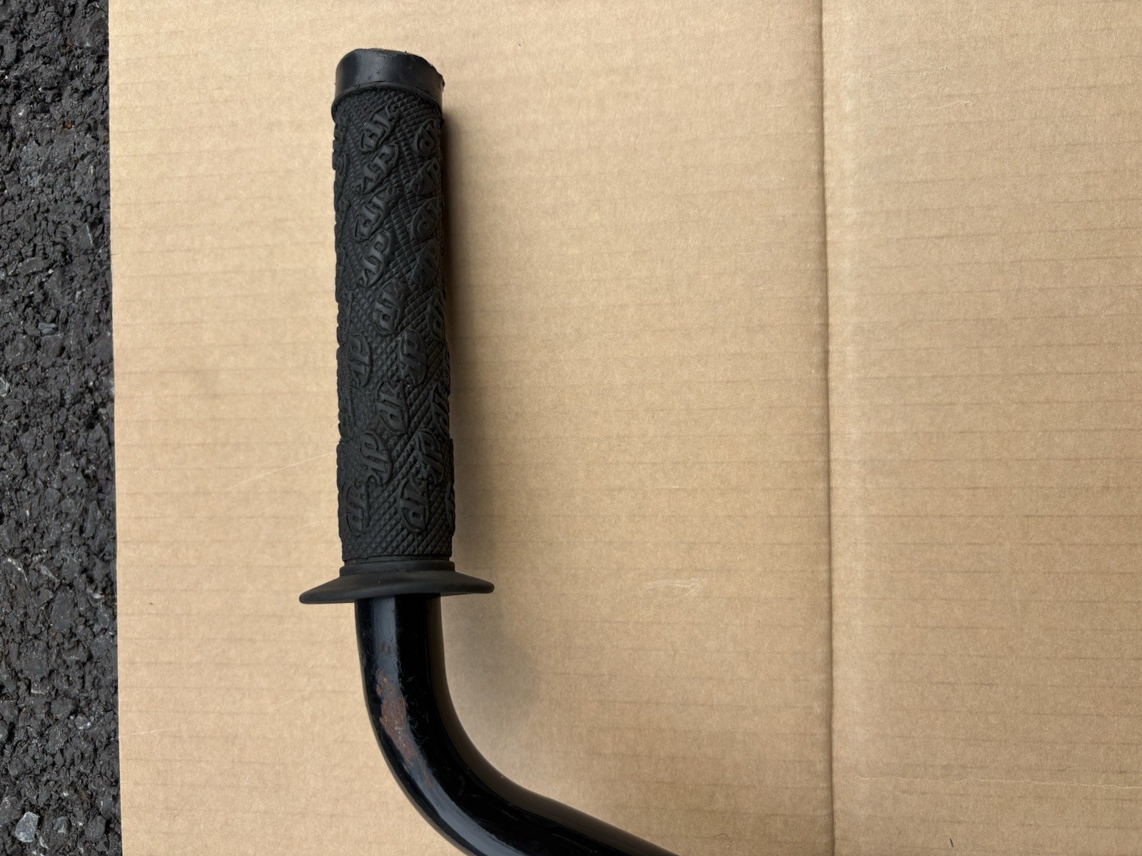 DK Bikes BMX Handlebars Black Mid School With DK Grips Used Not Cut Or Bent