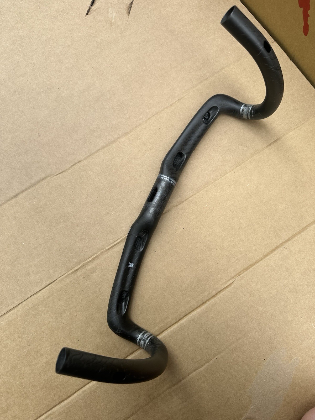 Vision Metron 4D Drop Handlebar – Carbon, 31.8mm, 40cm, Black