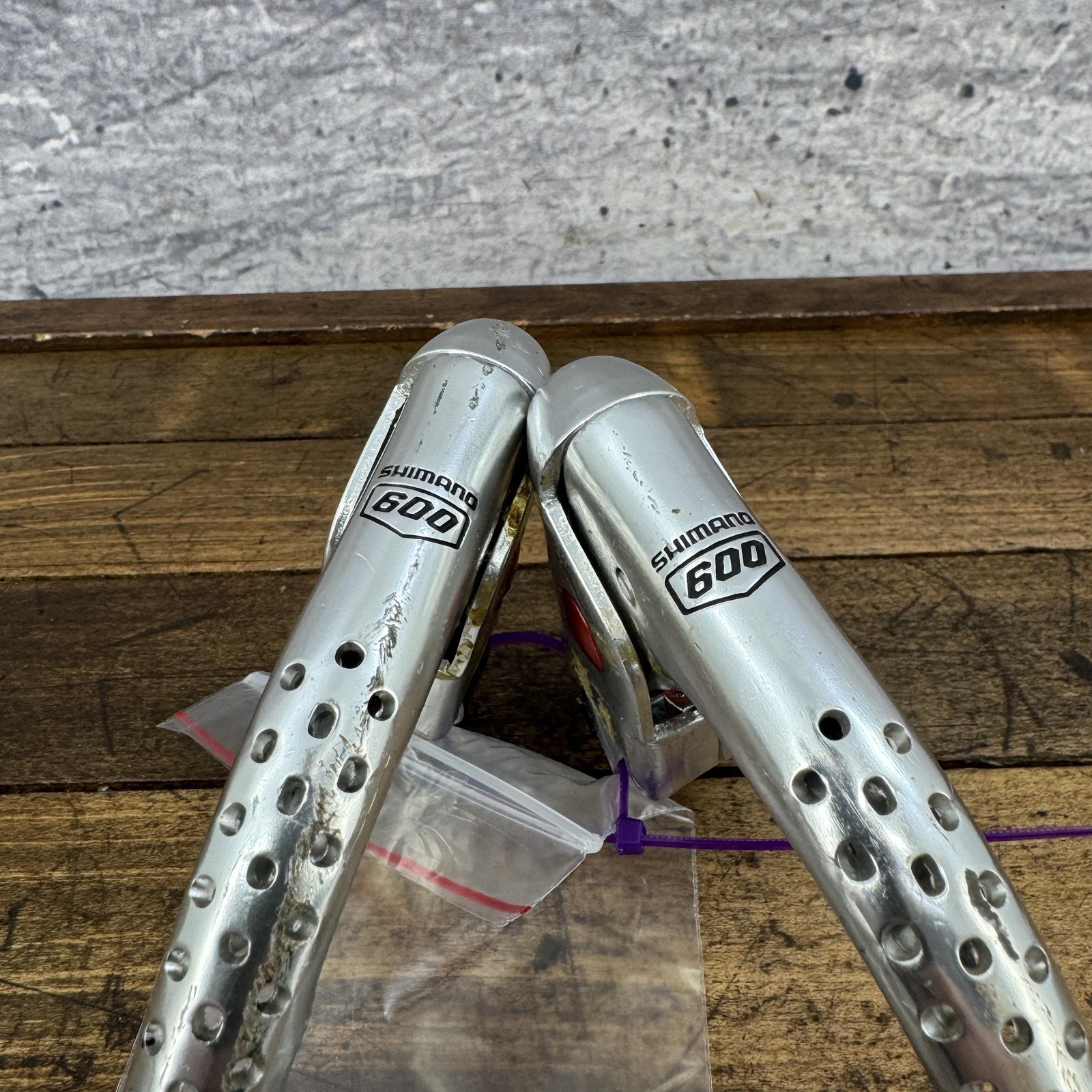 Vintage Shimano 600 Brake Levers Arabesque Pair Non-Aero Silver Drilled 23.8mm