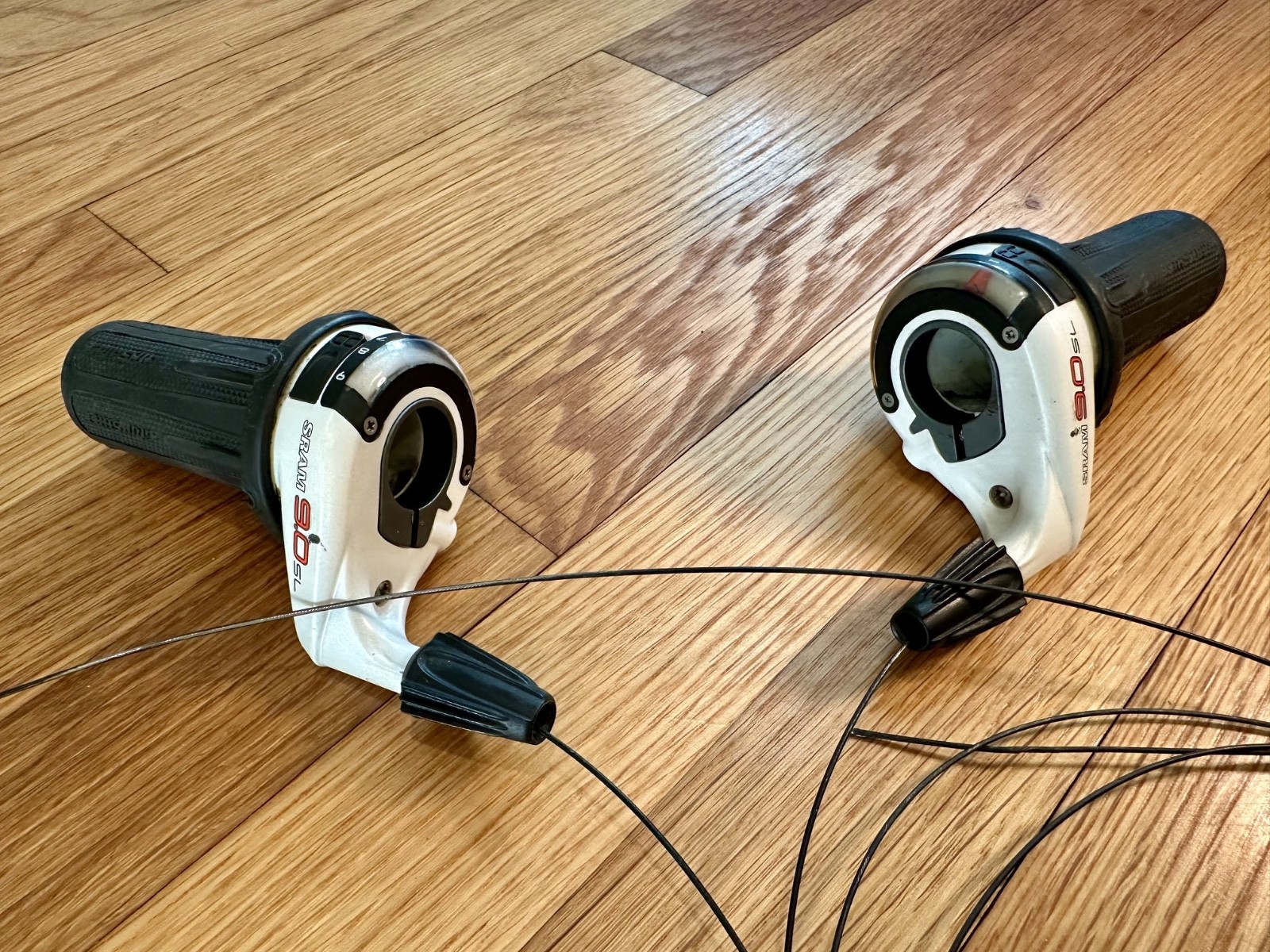 SRAM 9.0 SL SHIFTERS WHITE FRONT & REAR (3 X 9) GRIP SHIFTERS GRIPSHIFT TWIST