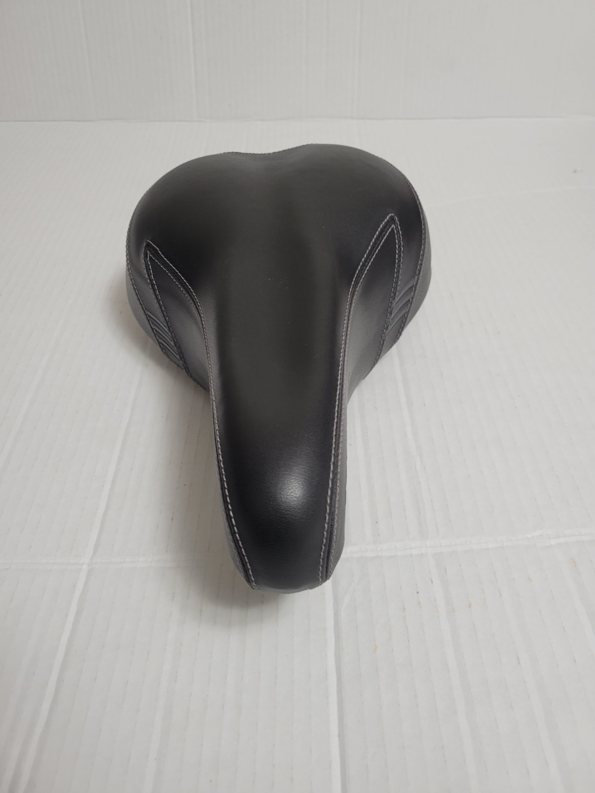 Bontrager Comfort Saddle/Seat, Black, Synthetic, 7×7 mm Rails, Universal