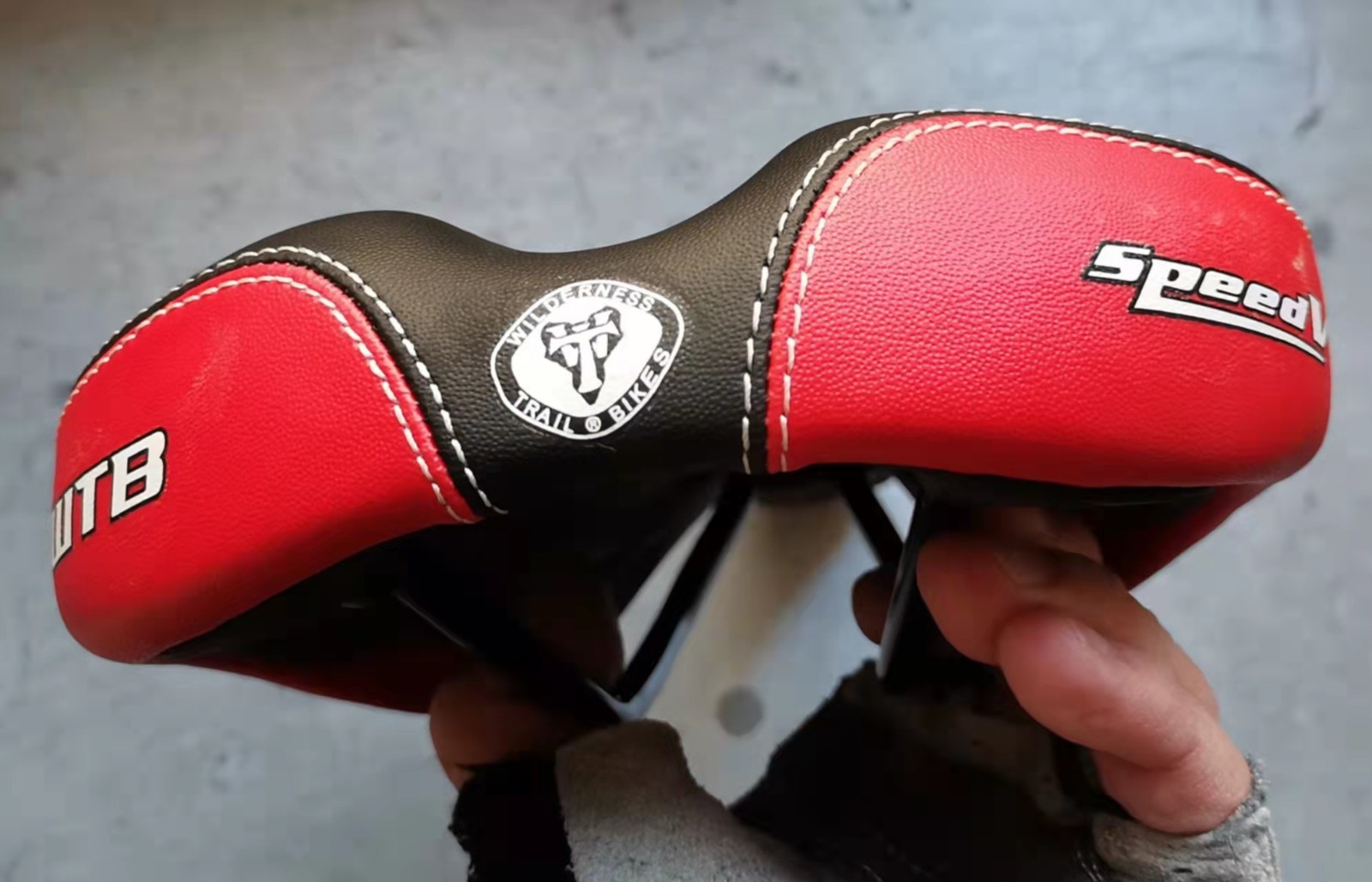 NEW OLD STOCK WTB SPEED V SADDLE SEAT WIDE 160MM BLACK RED MTB CITY TOURING BIKE