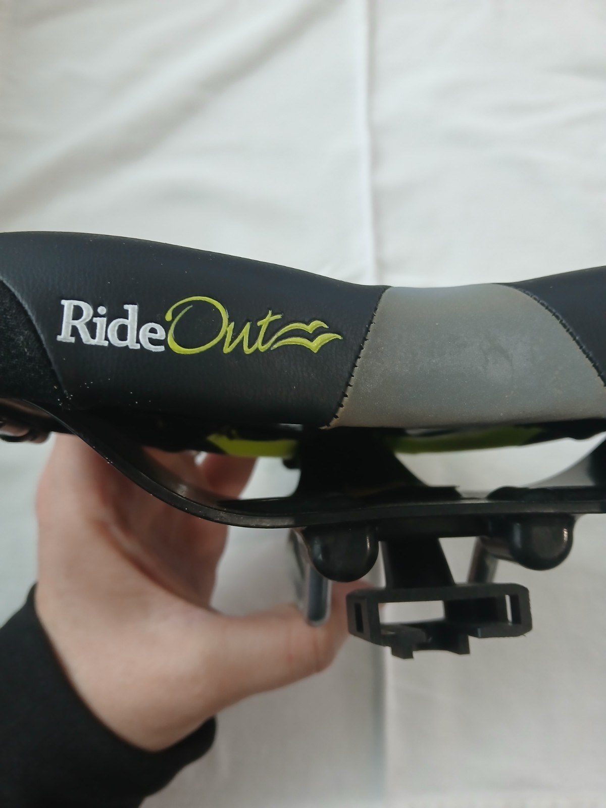 RideOut Carbon Comfort Bike Saddle Seat, Carbon, Black/Green, Universal Fit