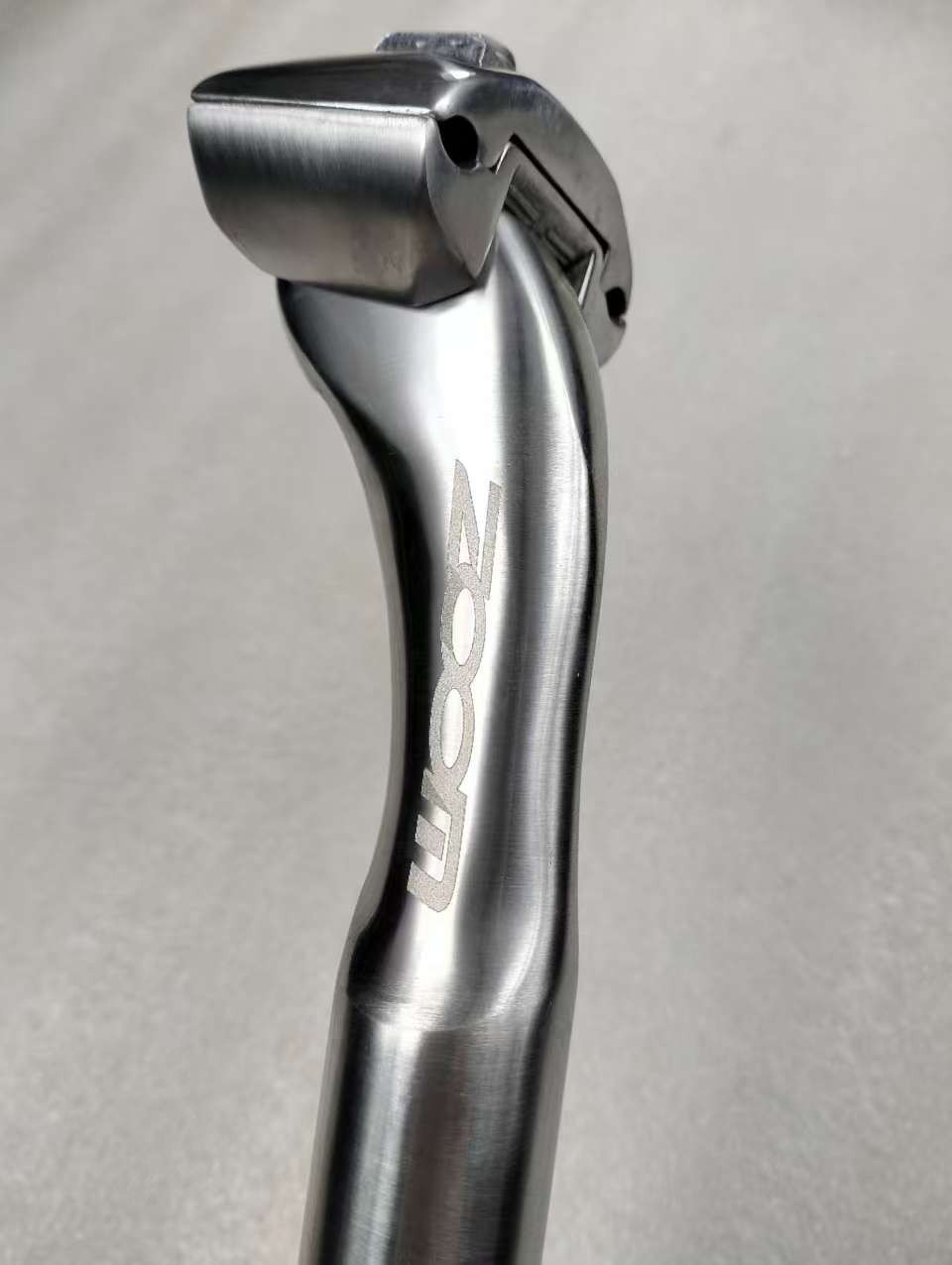 NEW ONE VINTAGE STYLE ZOOM AERO SEATPOST DIA 26.8MM LENGTH 220MM WEIGHT 333G