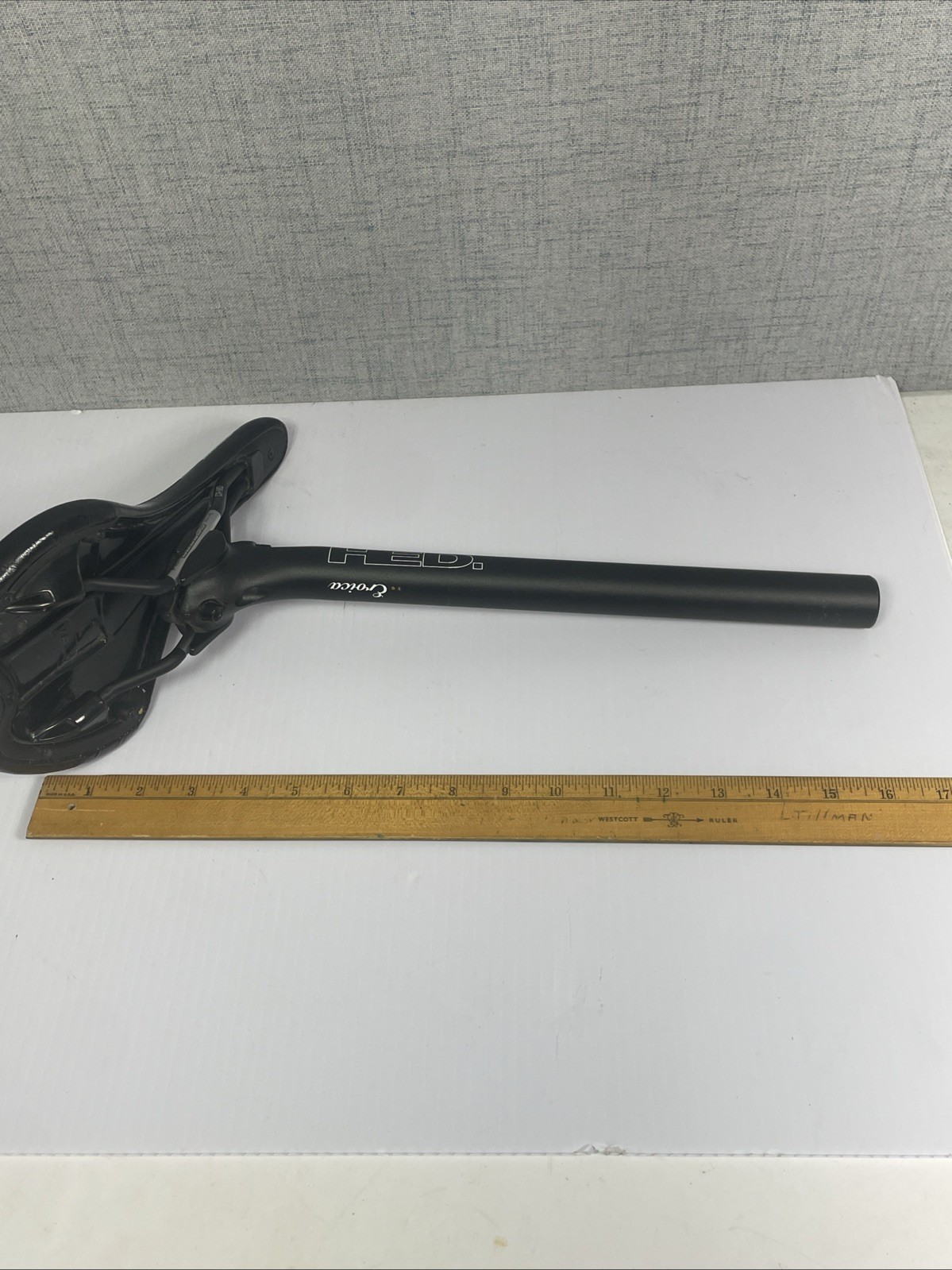 Diamondback Bicycle Saddle Seat w/ HEAD Erica Seatpost Black Bike Saddle Set